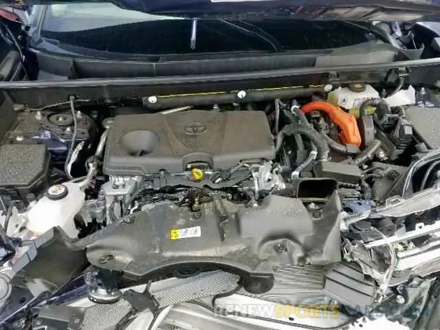 7 Photograph of a damaged car JTMRWRFVXKD008163 TOYOTA RAV4 XLE 2019