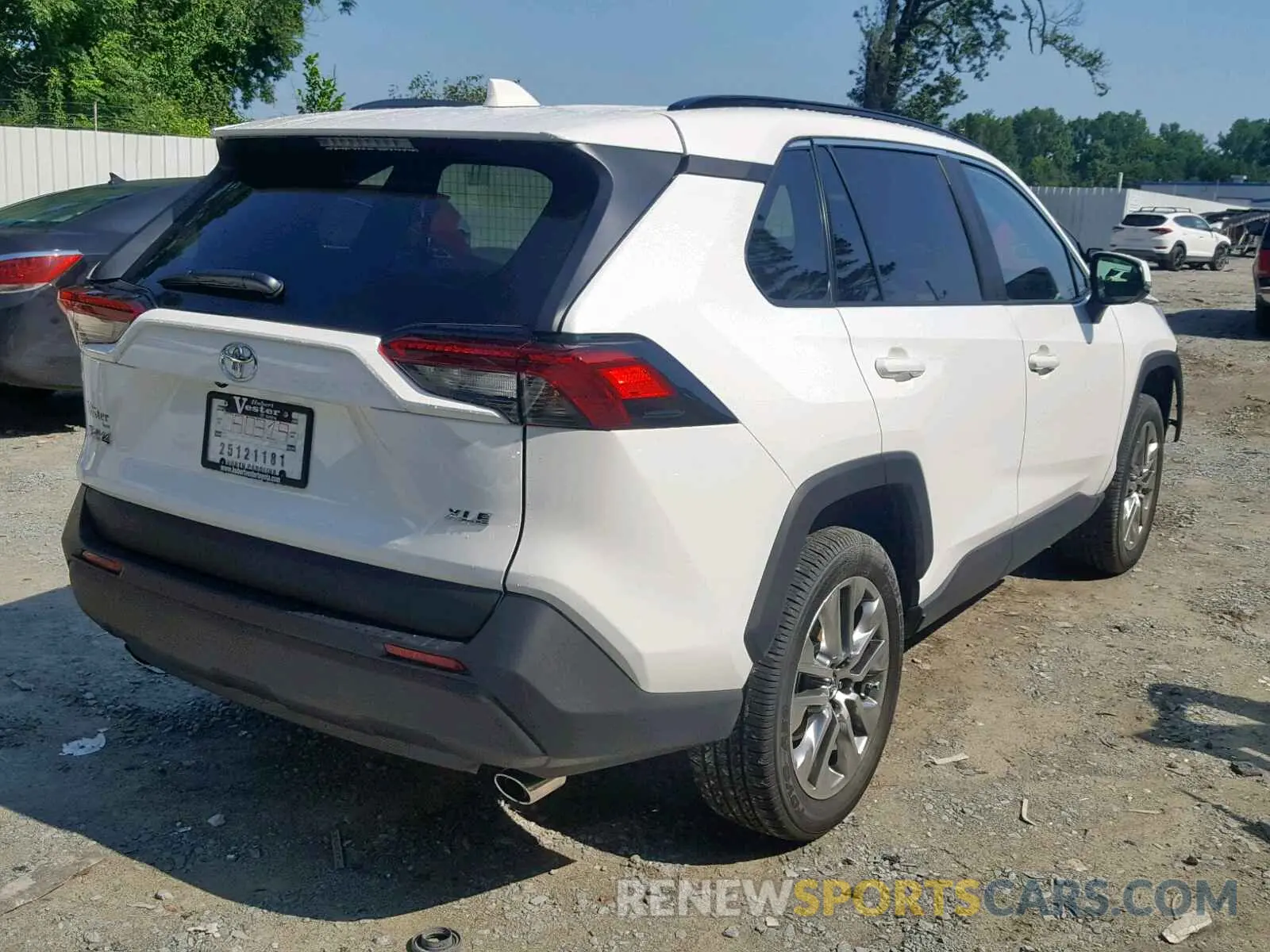 4 Фотография поврежденного автомобиля 2T3C1RFV4KC013271 TOYOTA RAV4 XLE P 2019