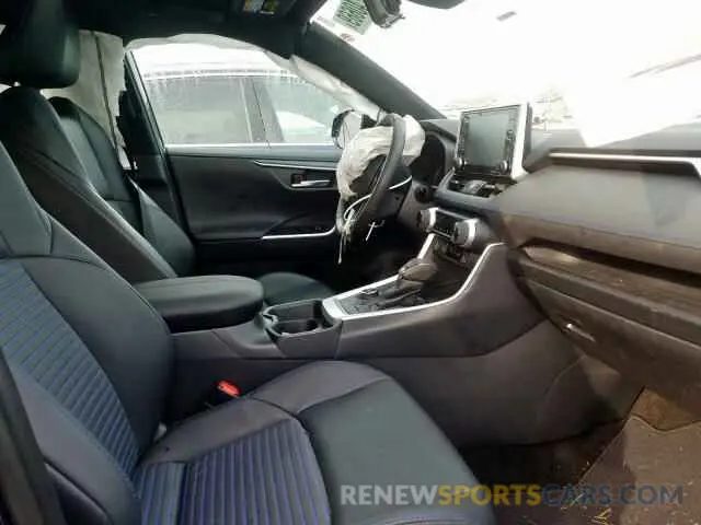 5 Photograph of a damaged car 2T3EWRFV0KW017925 TOYOTA RAV4 XSE 2019