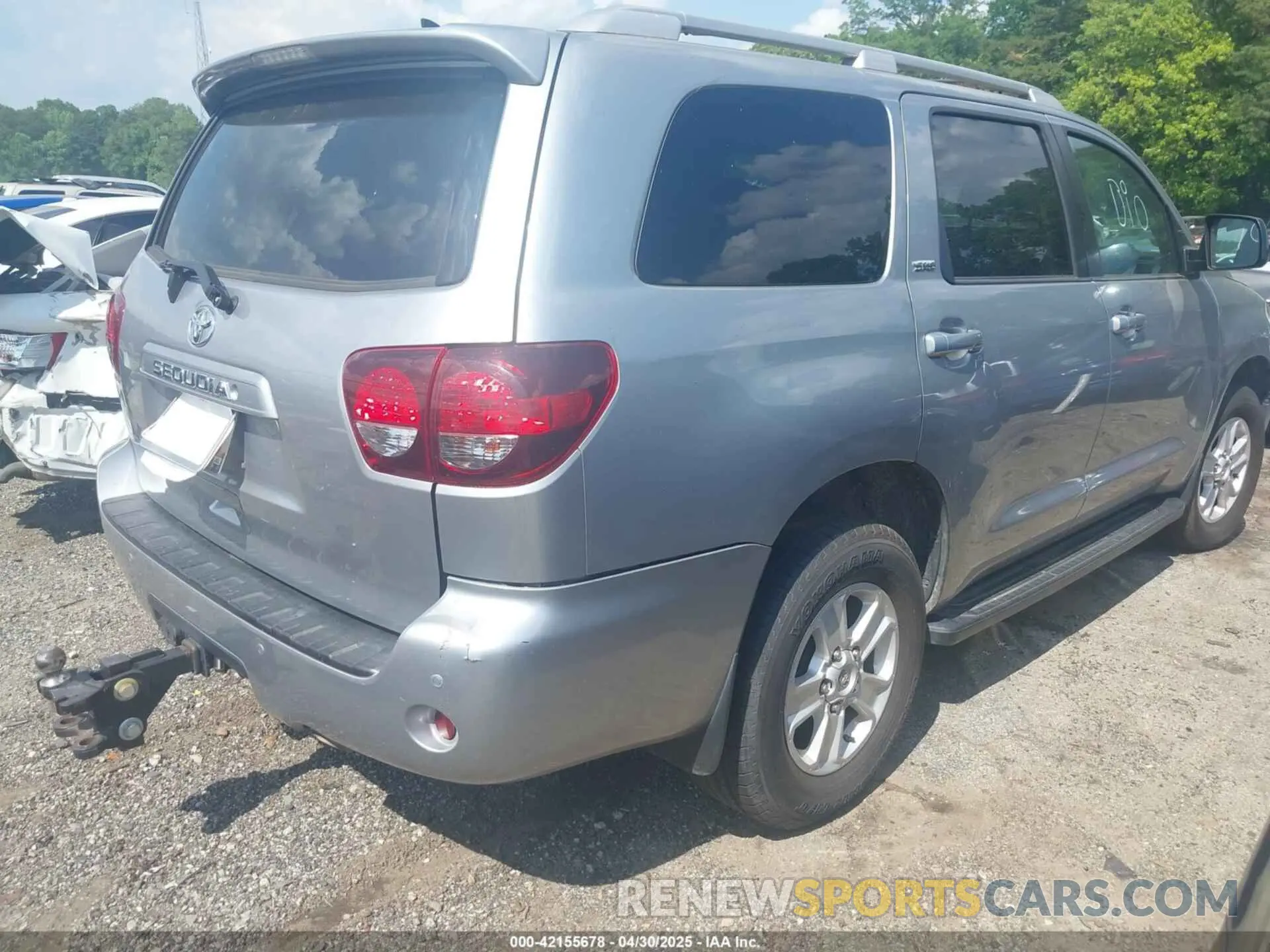 4 Photograph of a damaged car 5TDBY5G12KS173211 TOYOTA SEQUOIA 2019