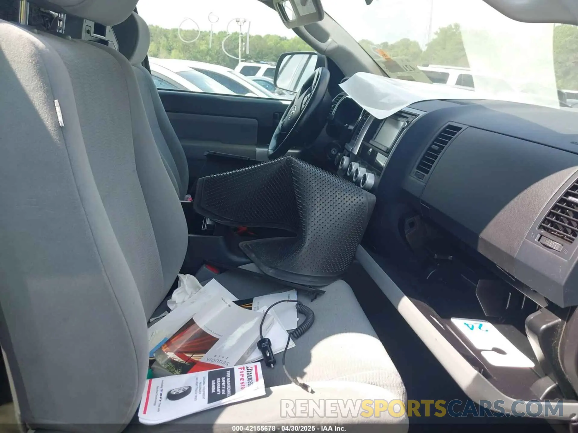 5 Photograph of a damaged car 5TDBY5G12KS173211 TOYOTA SEQUOIA 2019