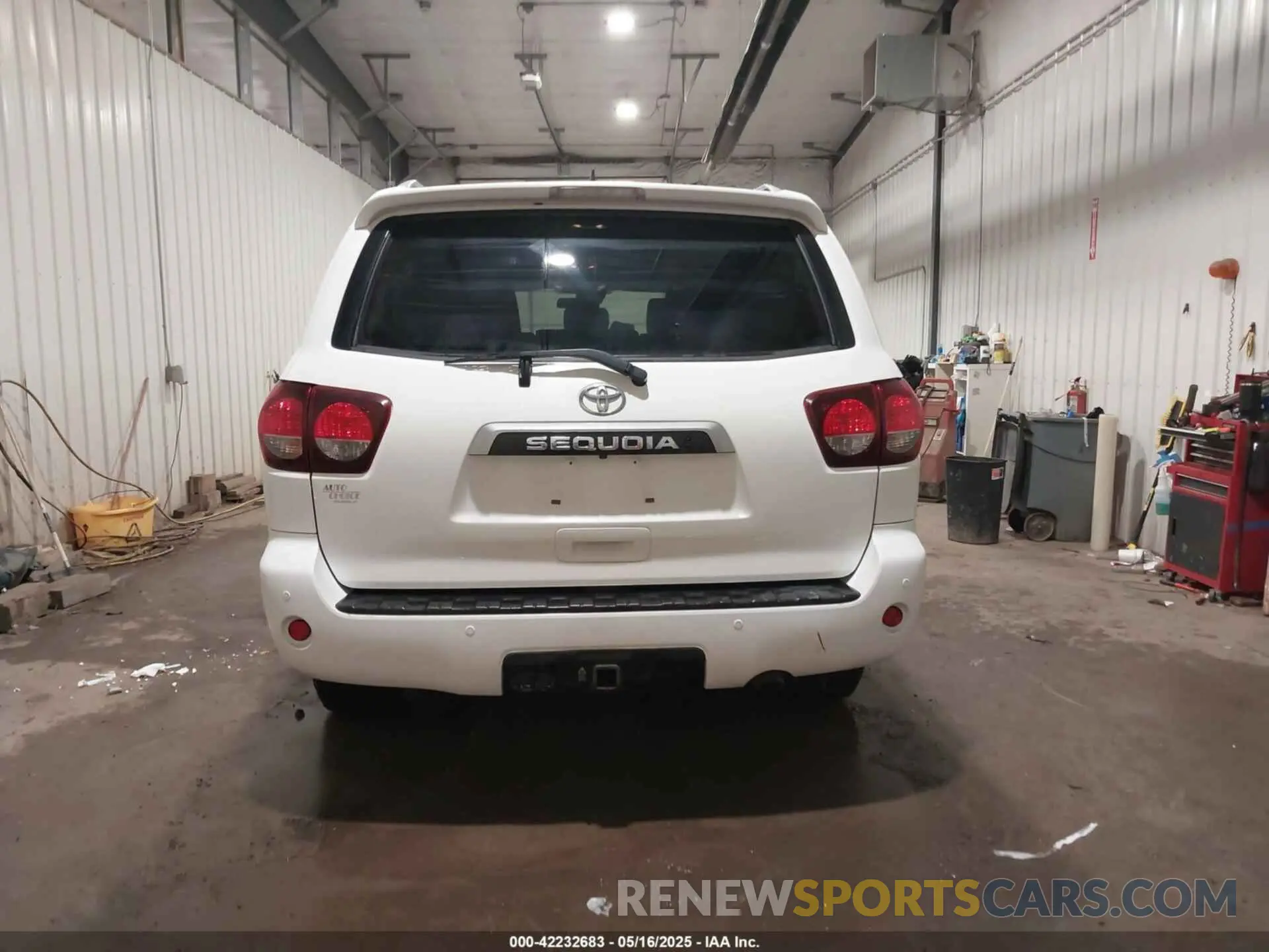 16 Photograph of a damaged car 5TDBY5G12LS177843 TOYOTA SEQUOIA 2020