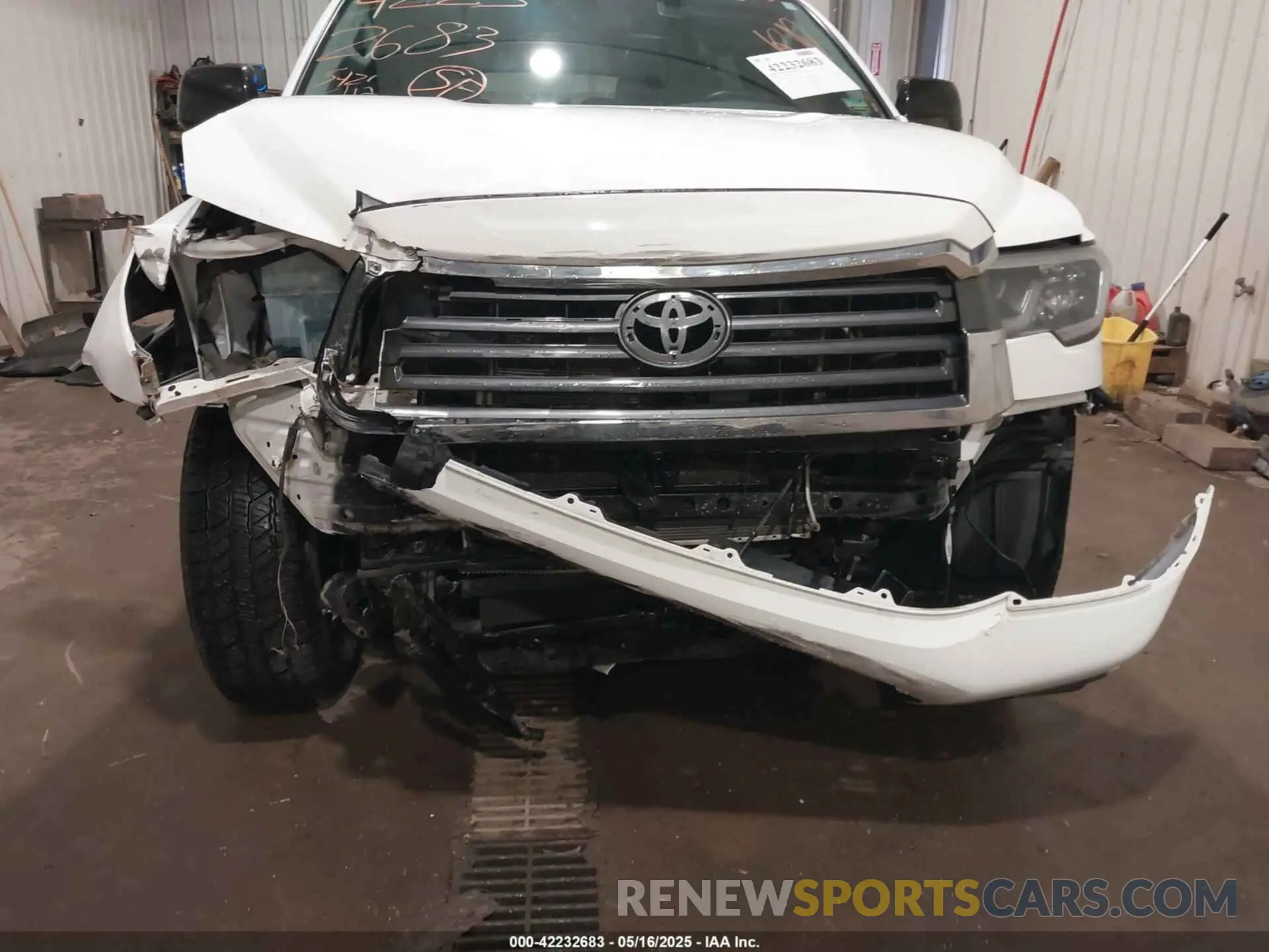 6 Photograph of a damaged car 5TDBY5G12LS177843 TOYOTA SEQUOIA 2020