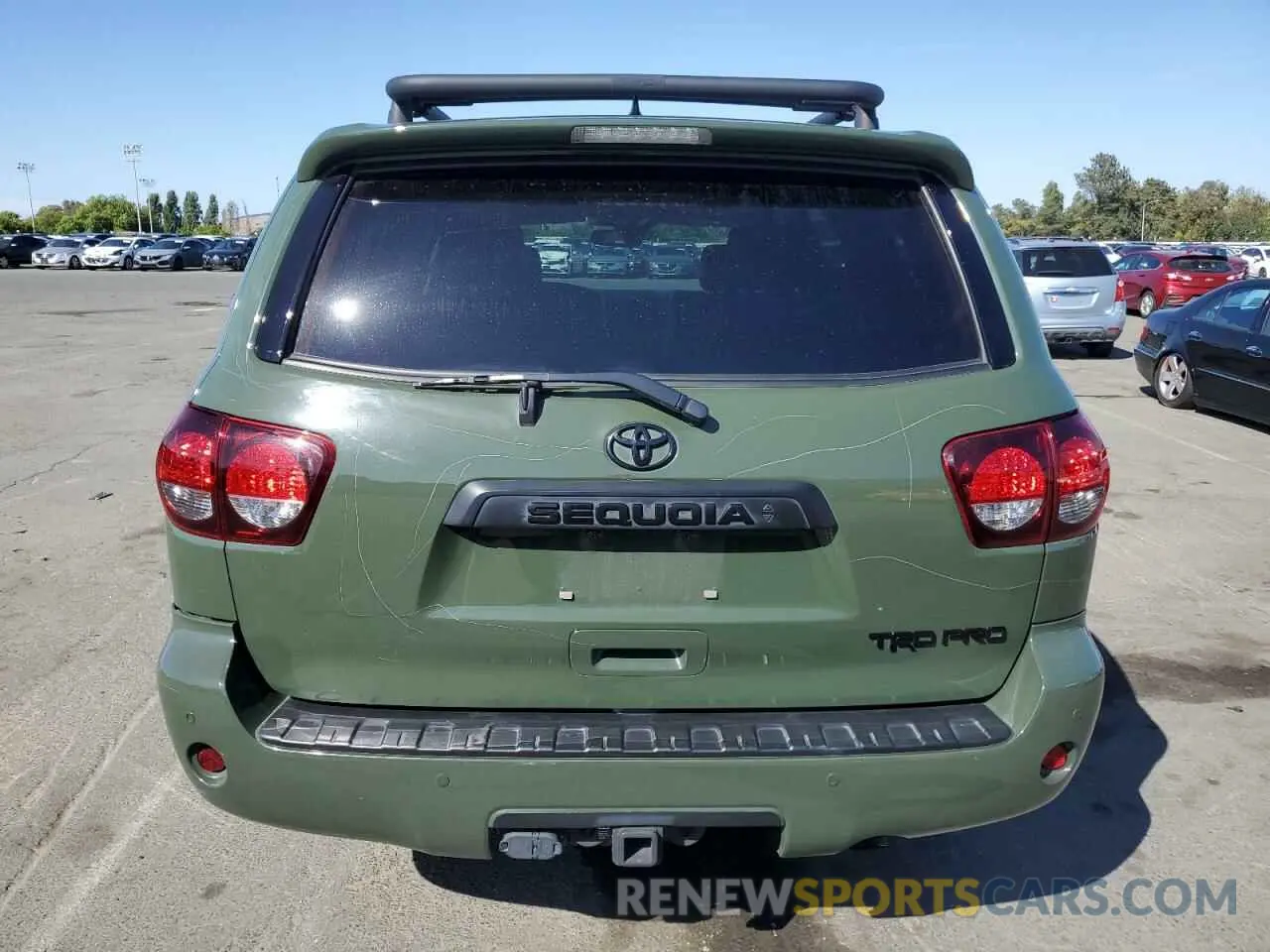 6 Photograph of a damaged car 5TDBY5G16LS178882 TOYOTA SEQUOIA 2020
