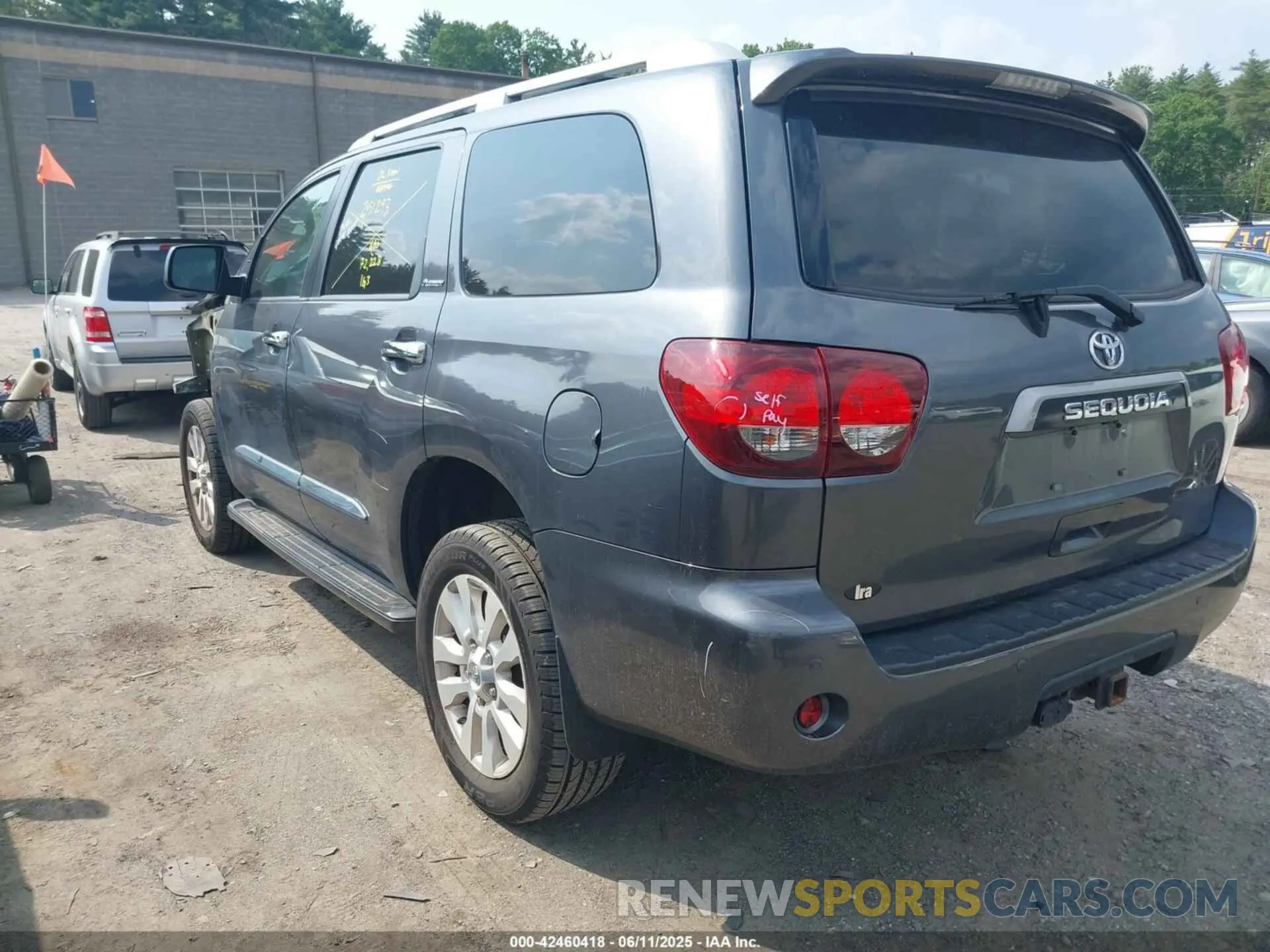 15 Photograph of a damaged car 5TDDY5G16LS178941 TOYOTA SEQUOIA 2020