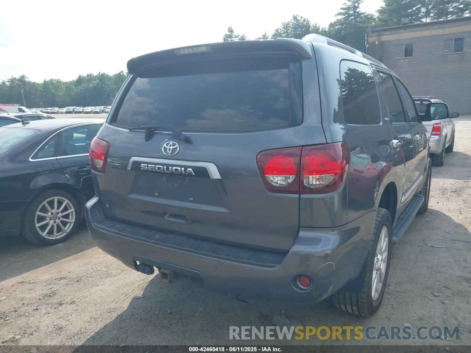 17 Photograph of a damaged car 5TDDY5G16LS178941 TOYOTA SEQUOIA 2020