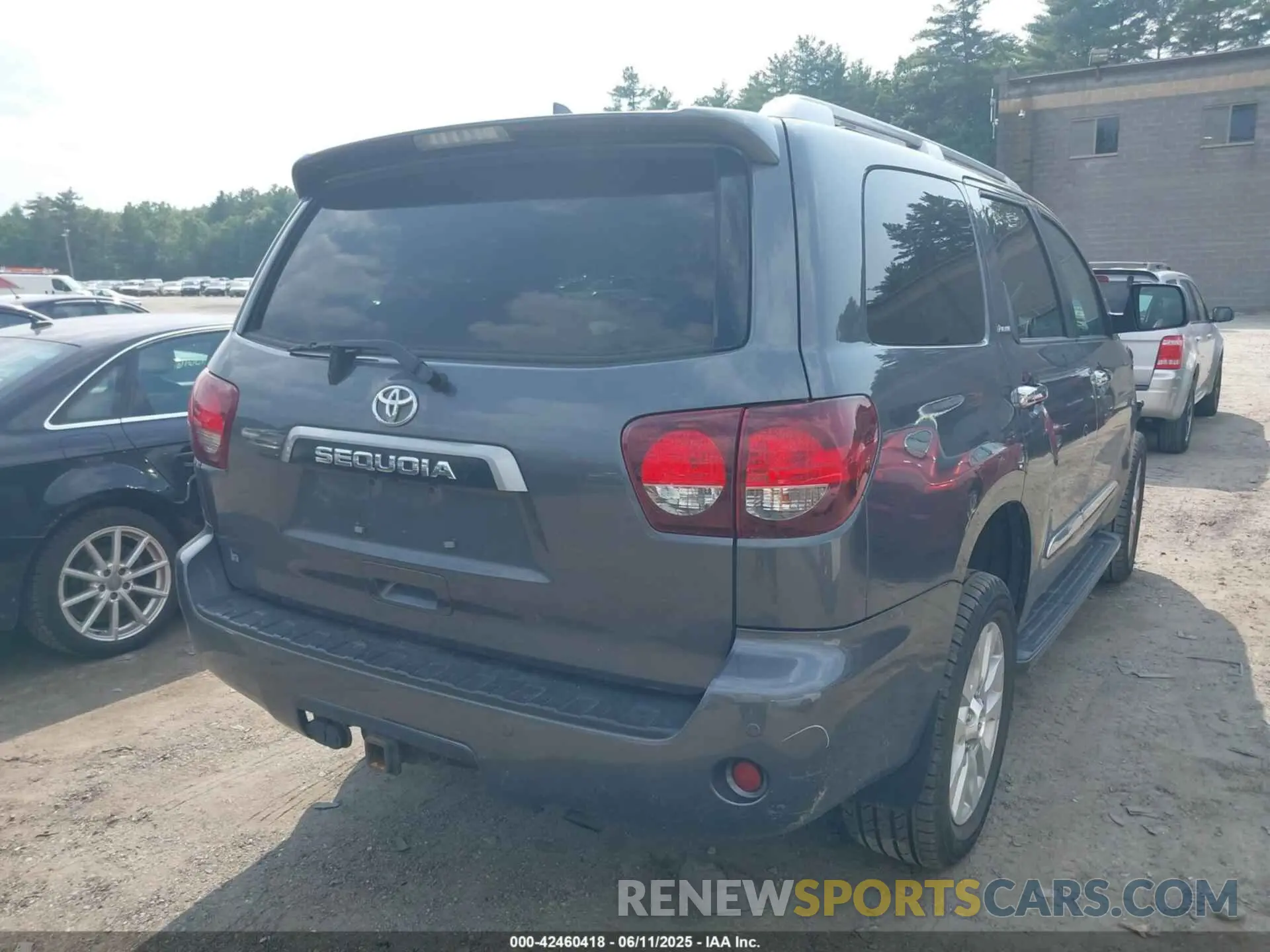 4 Photograph of a damaged car 5TDDY5G16LS178941 TOYOTA SEQUOIA 2020