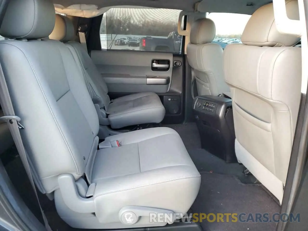 11 Photograph of a damaged car 5TDKY5G1XLS075142 TOYOTA SEQUOIA 2020