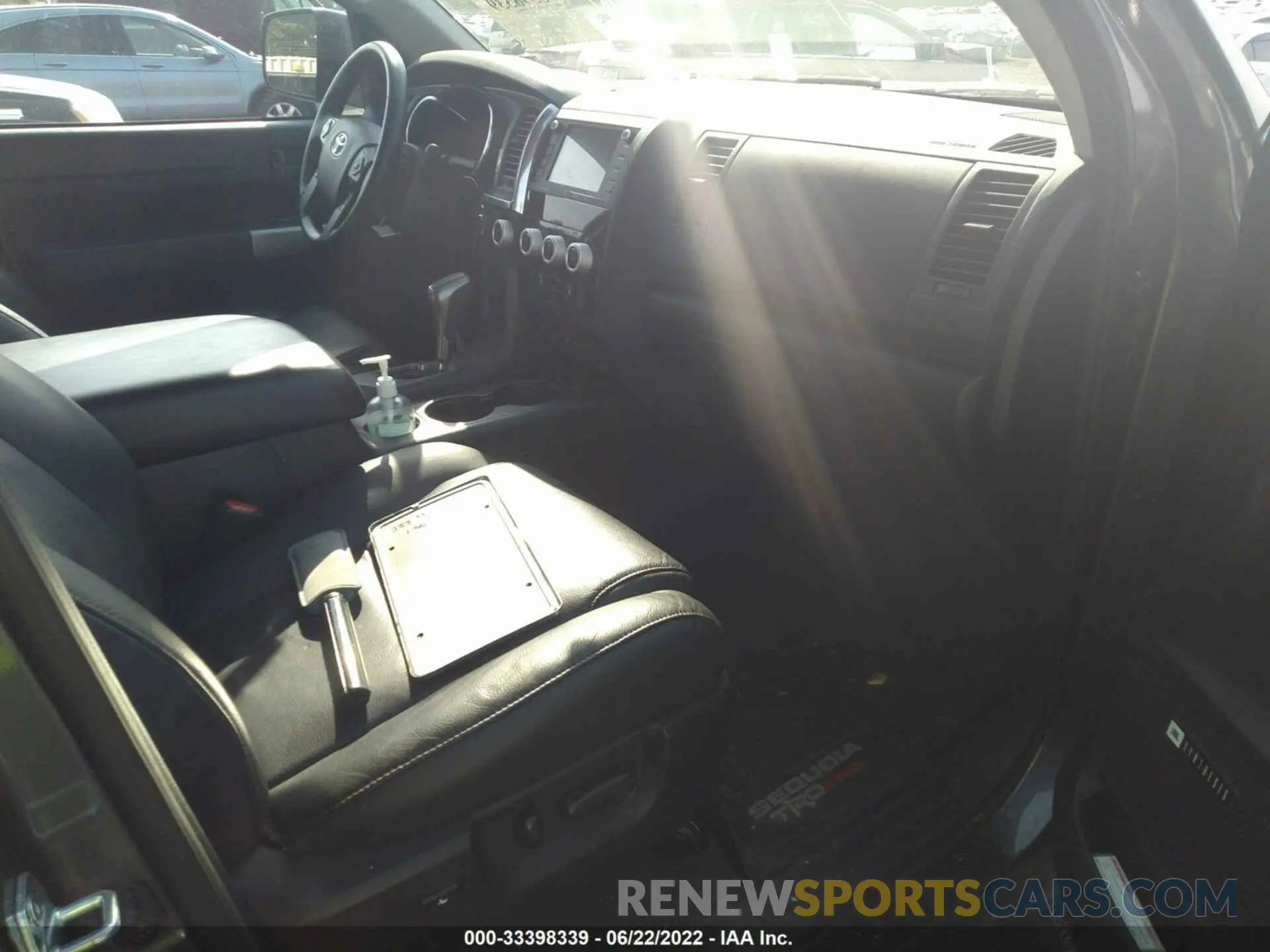 5 Photograph of a damaged car 5TDEY5B10MS183226 TOYOTA SEQUOIA 2021