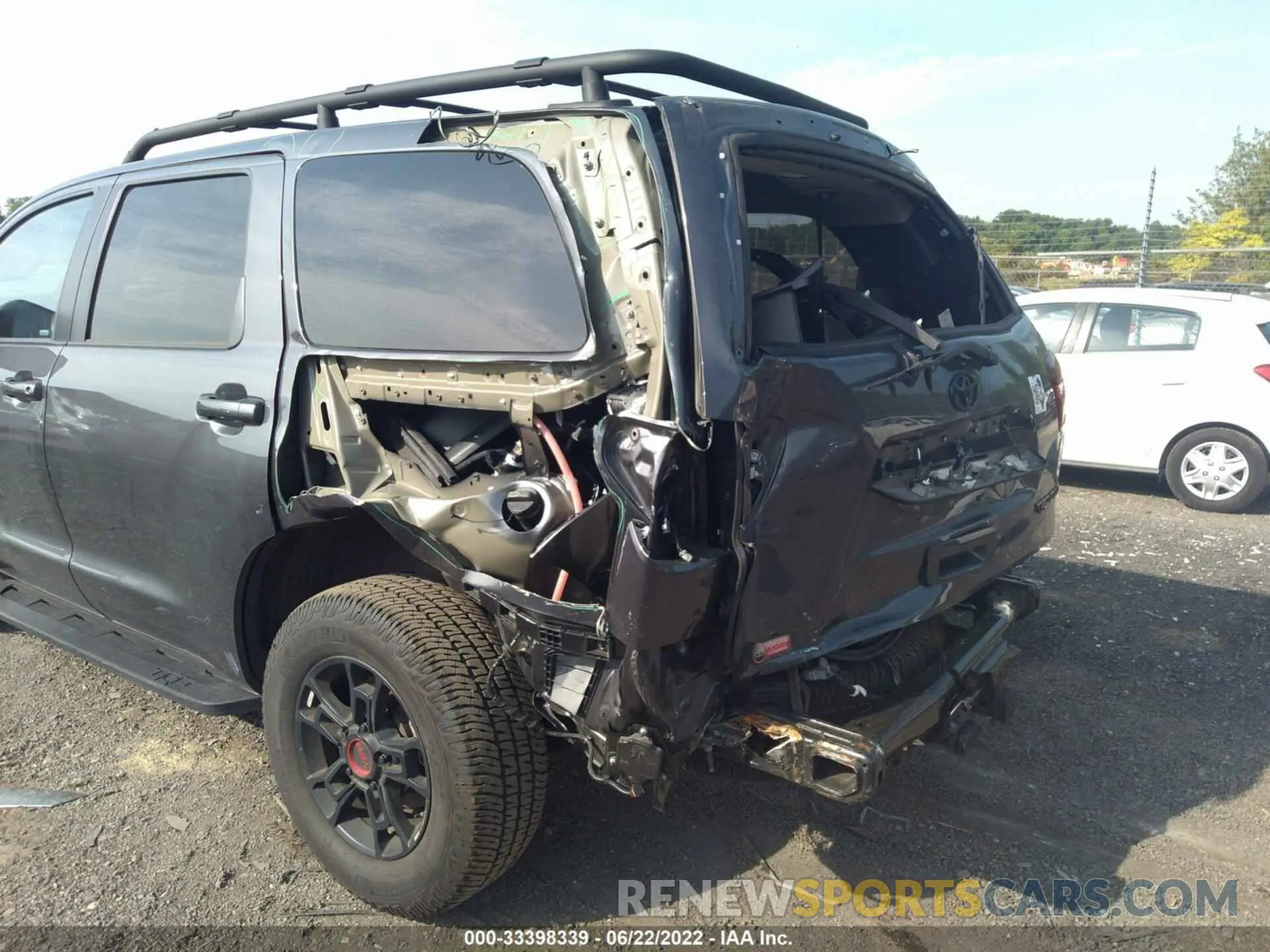 6 Photograph of a damaged car 5TDEY5B10MS183226 TOYOTA SEQUOIA 2021