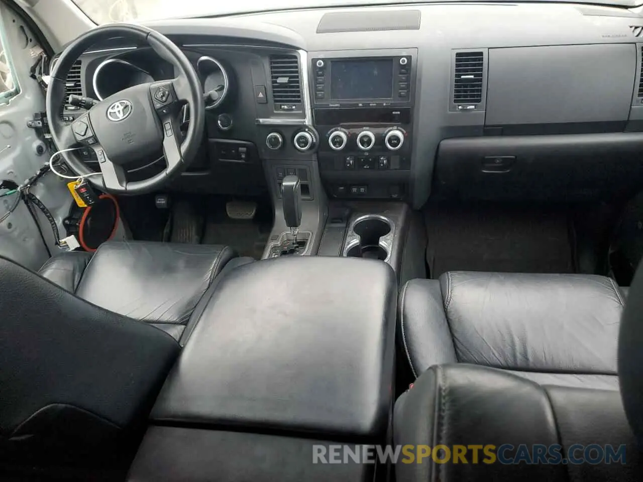 8 Photograph of a damaged car 5TDHY5B1XMS182789 TOYOTA SEQUOIA 2021