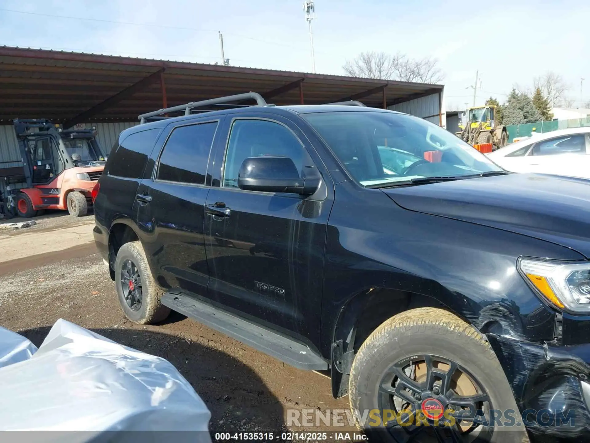 13 Photograph of a damaged car 5TDEY5B14NS187796 TOYOTA SEQUOIA 2022