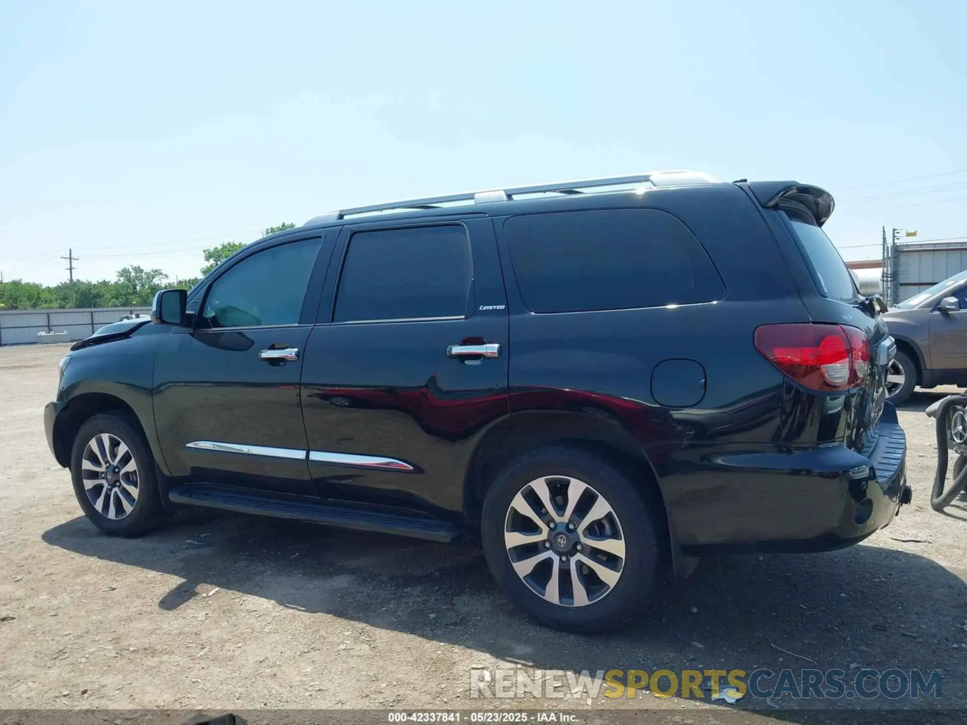 14 Photograph of a damaged car 5TDFY5B12NS189812 TOYOTA SEQUOIA 2022