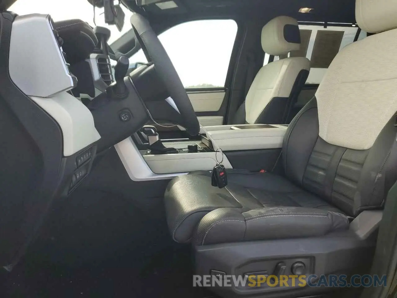 7 Фотография поврежденного автомобиля 7SVAAAAA3PX002041 TOYOTA SEQUOIA 2023