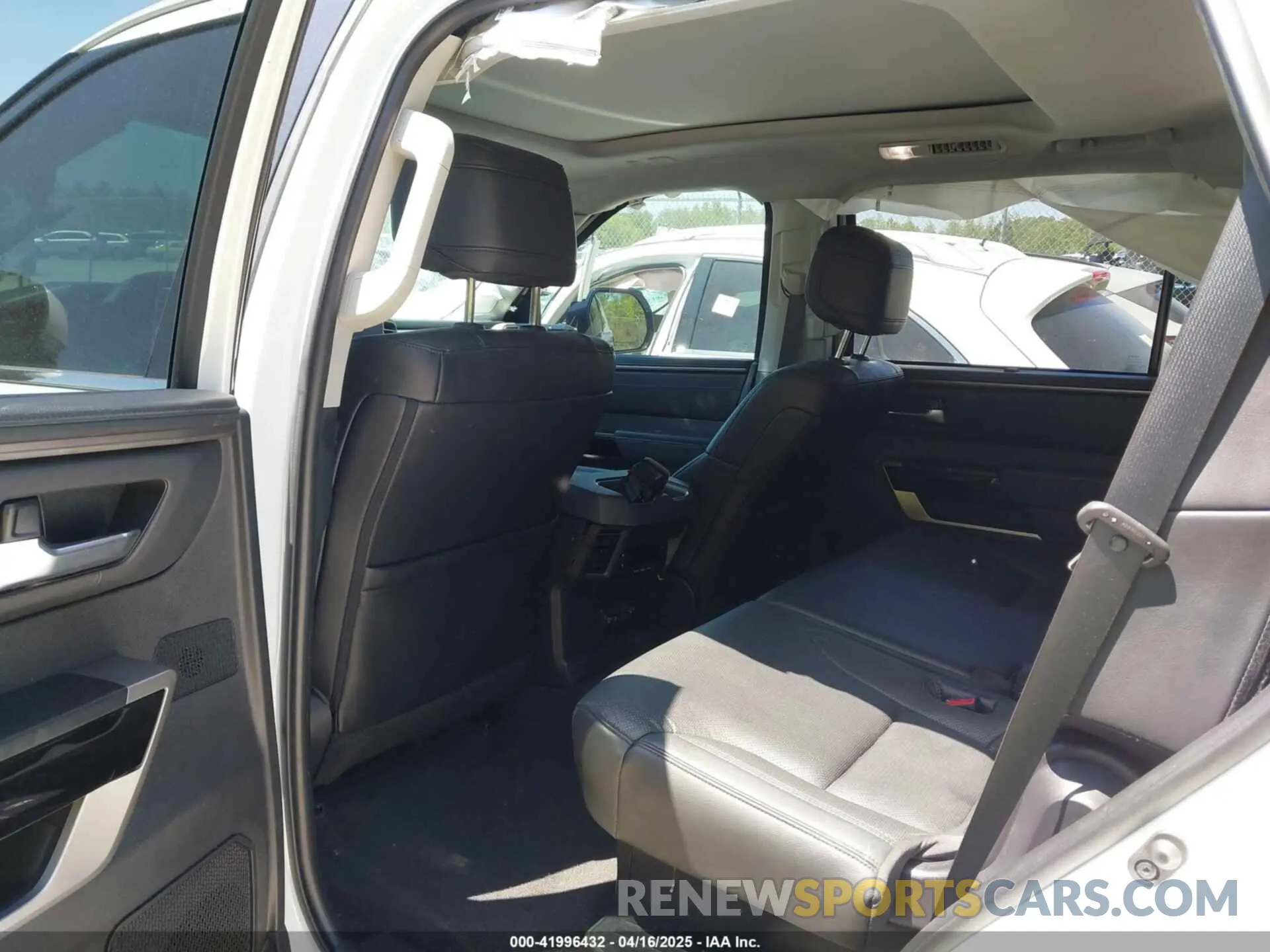 8 Photograph of a damaged car 7SVAAABA0PX018132 TOYOTA SEQUOIA 2023