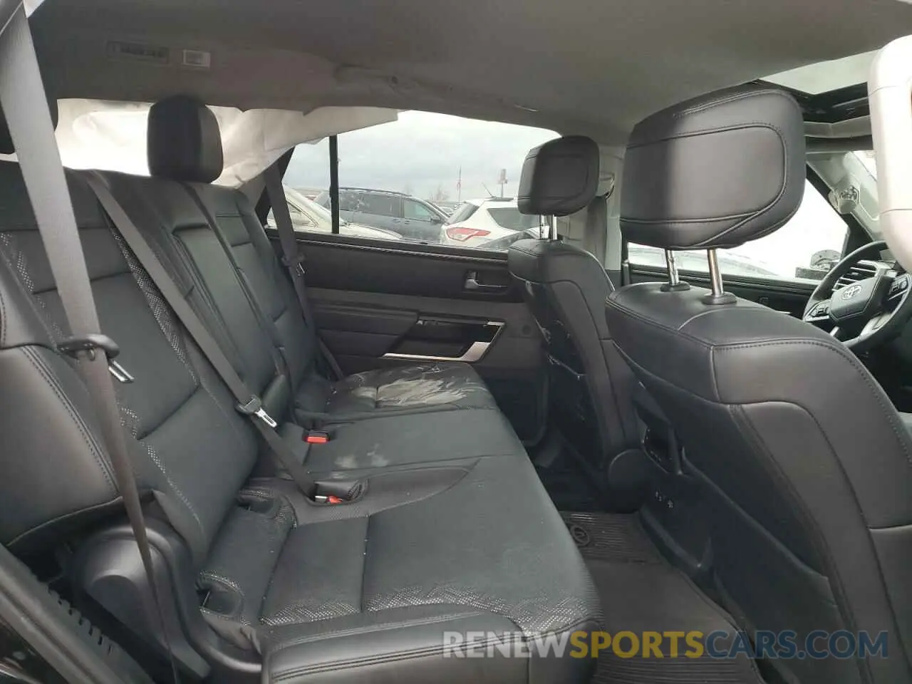 11 Фотография поврежденного автомобиля 7SVAAABA1PX001176 TOYOTA SEQUOIA 2023