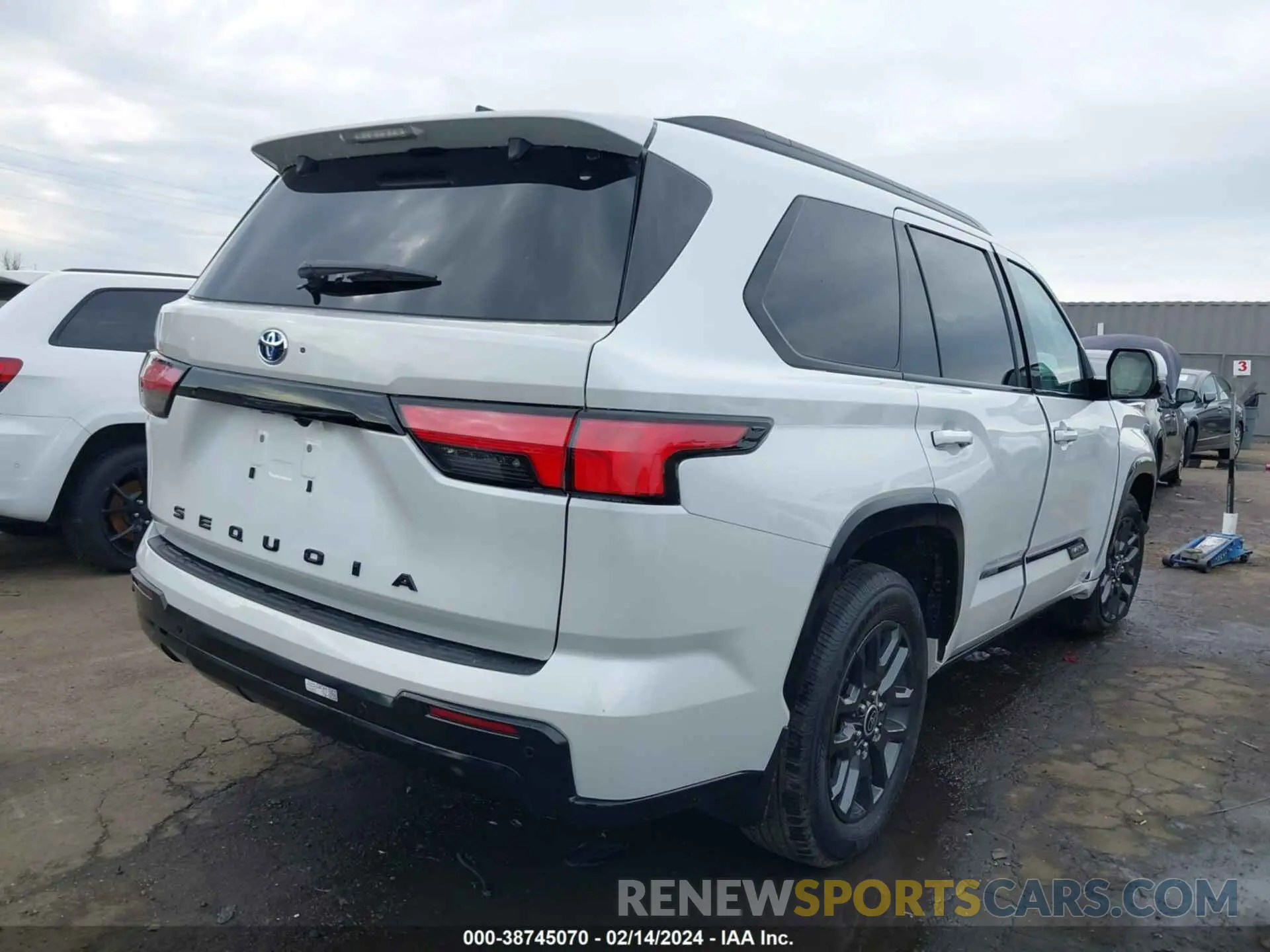 4 Photograph of a damaged car 7SVAAABA3PX006783 TOYOTA SEQUOIA 2023