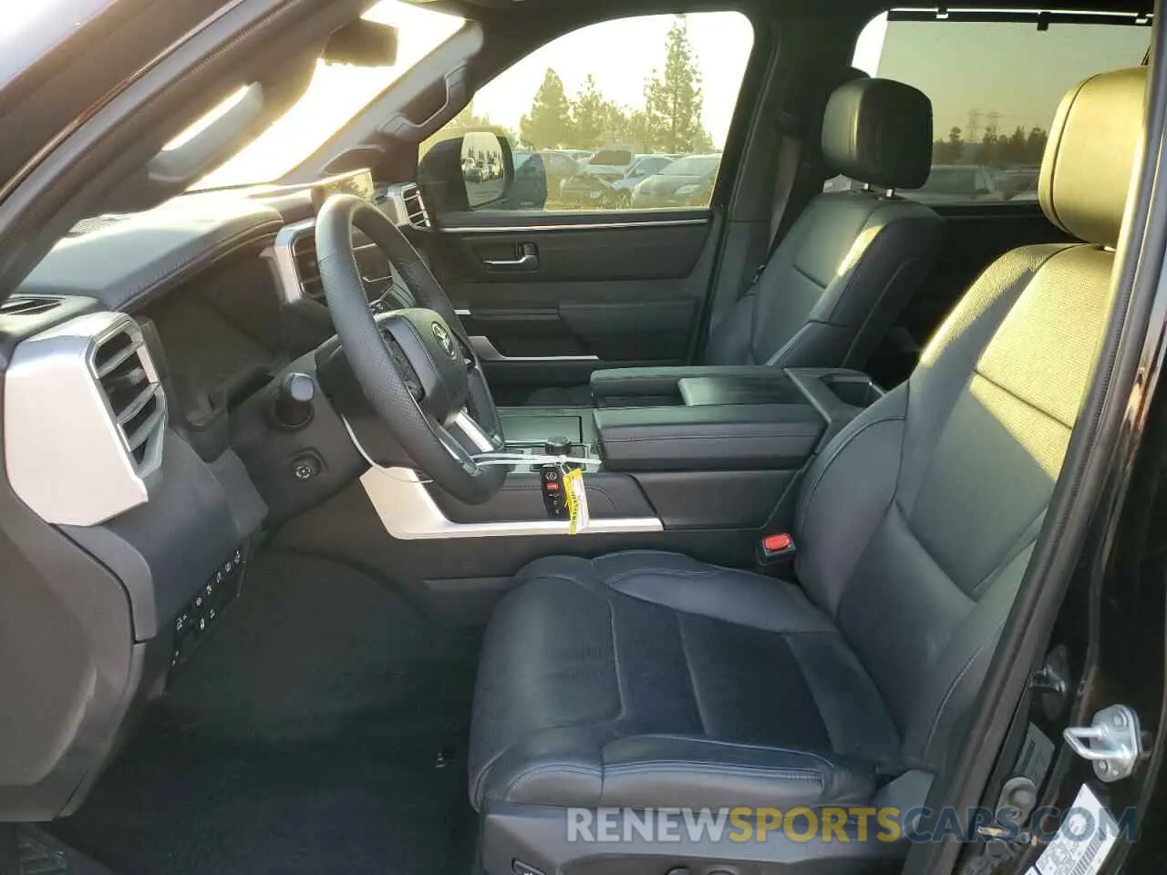 7 Фотография поврежденного автомобиля 7SVAAABA3PX015693 TOYOTA SEQUOIA 2023