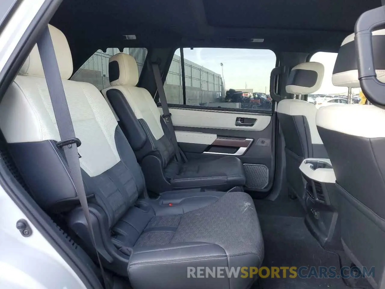11 Фотография поврежденного автомобиля 7SVAAABA5PX009474 TOYOTA SEQUOIA 2023