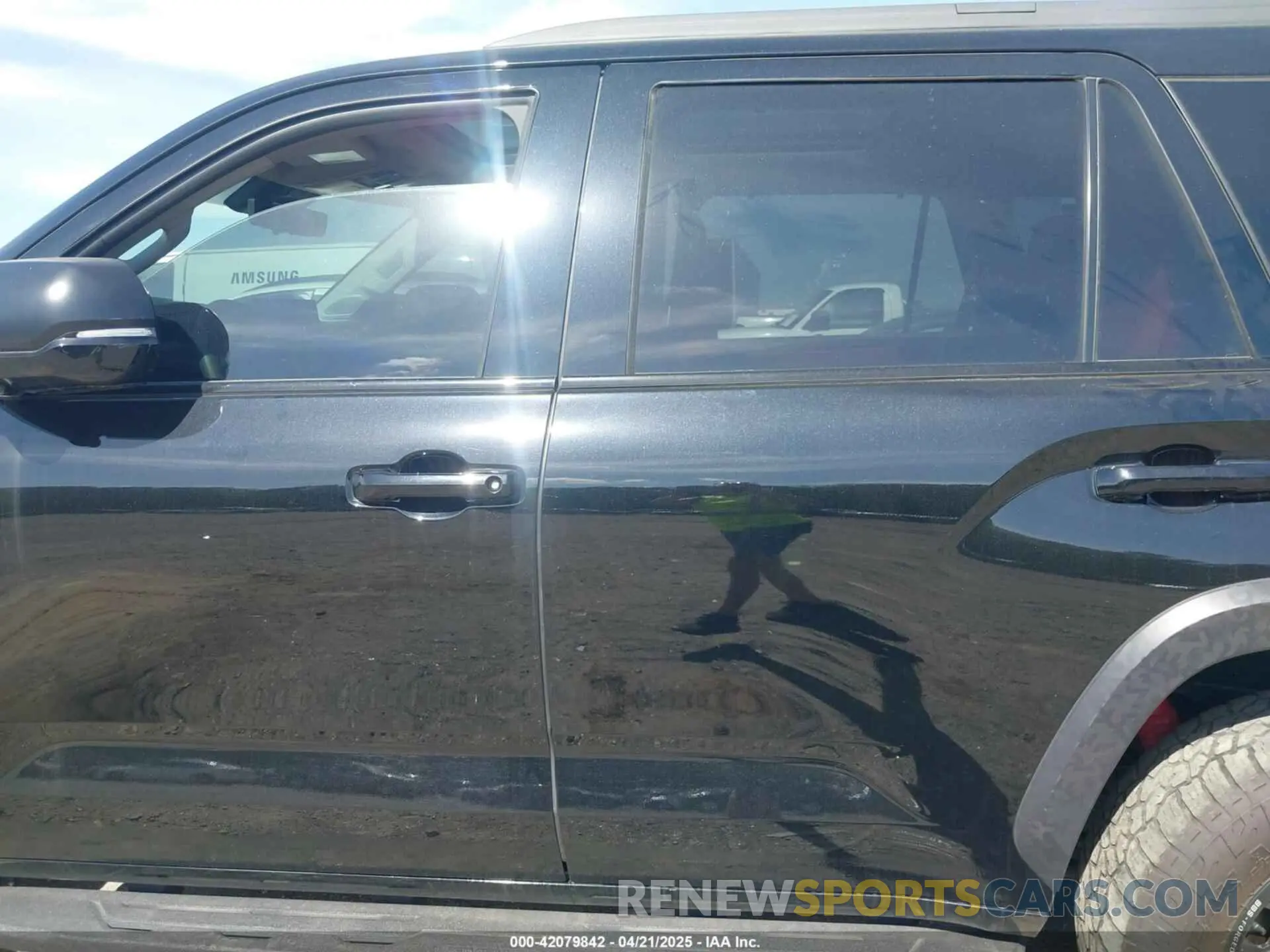 14 Фотография поврежденного автомобиля 7SVAAABA5PX017364 TOYOTA SEQUOIA 2023