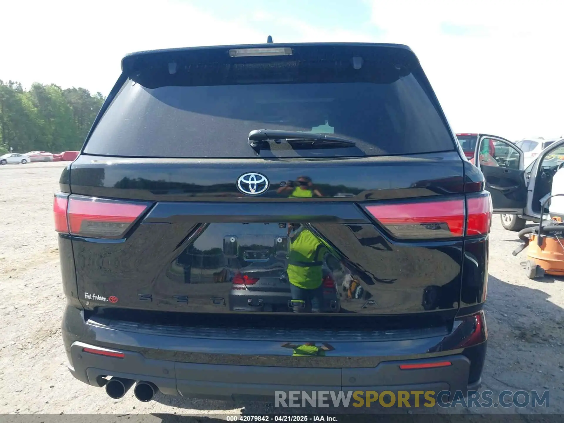 16 Фотография поврежденного автомобиля 7SVAAABA5PX017364 TOYOTA SEQUOIA 2023