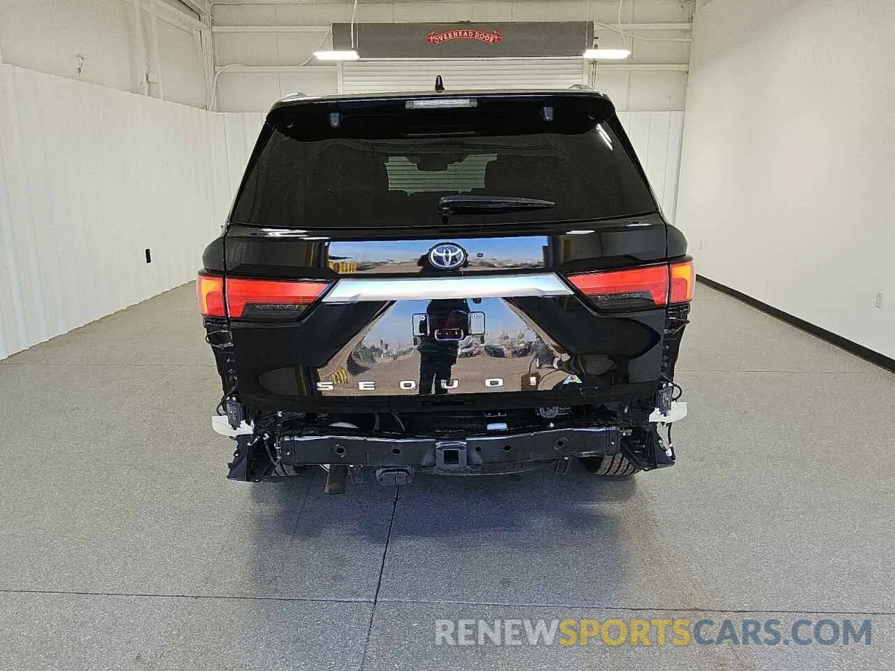 6 Фотография поврежденного автомобиля 7SVAAABA8PX012644 TOYOTA SEQUOIA 2023