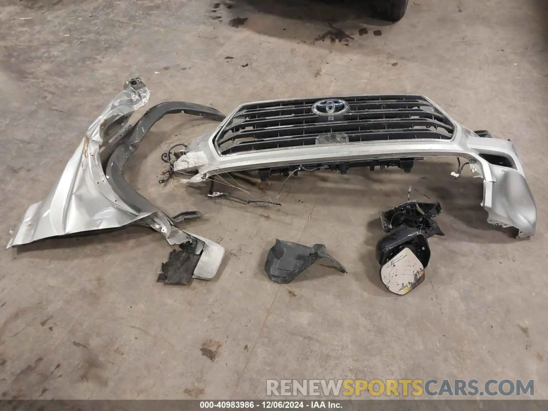 12 Photograph of a damaged car 7SVAAABA8PX014197 TOYOTA SEQUOIA 2023