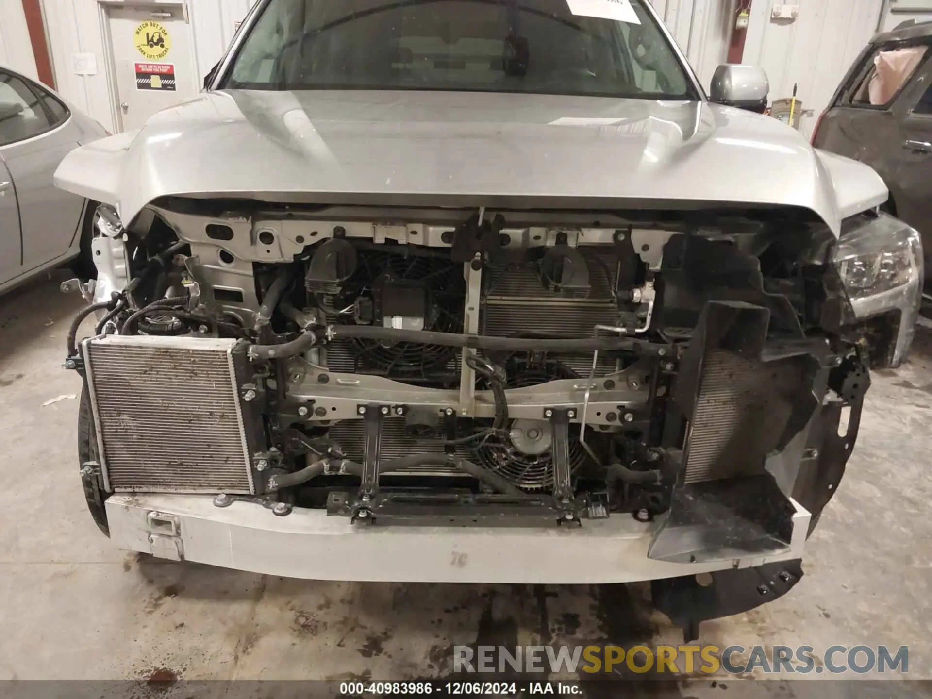 6 Photograph of a damaged car 7SVAAABA8PX014197 TOYOTA SEQUOIA 2023