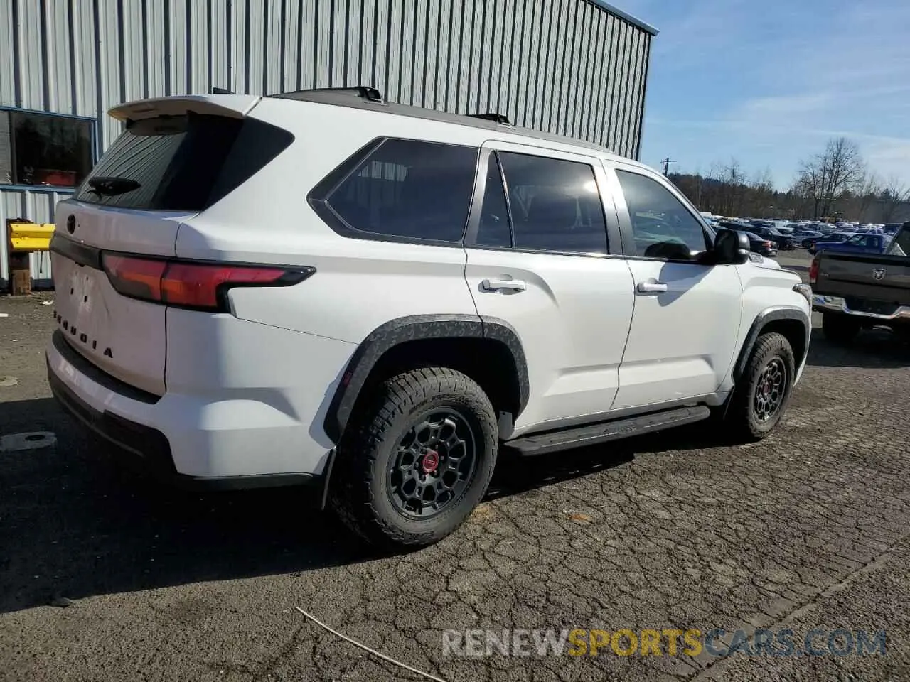 3 Фотография поврежденного автомобиля 7SVAAABA1RX044757 TOYOTA SEQUOIA 2024