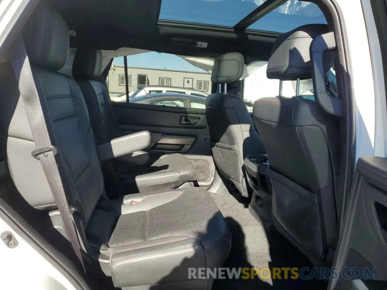 10 Фотография поврежденного автомобиля 7SVAAABA4RX024759 TOYOTA SEQUOIA 2024