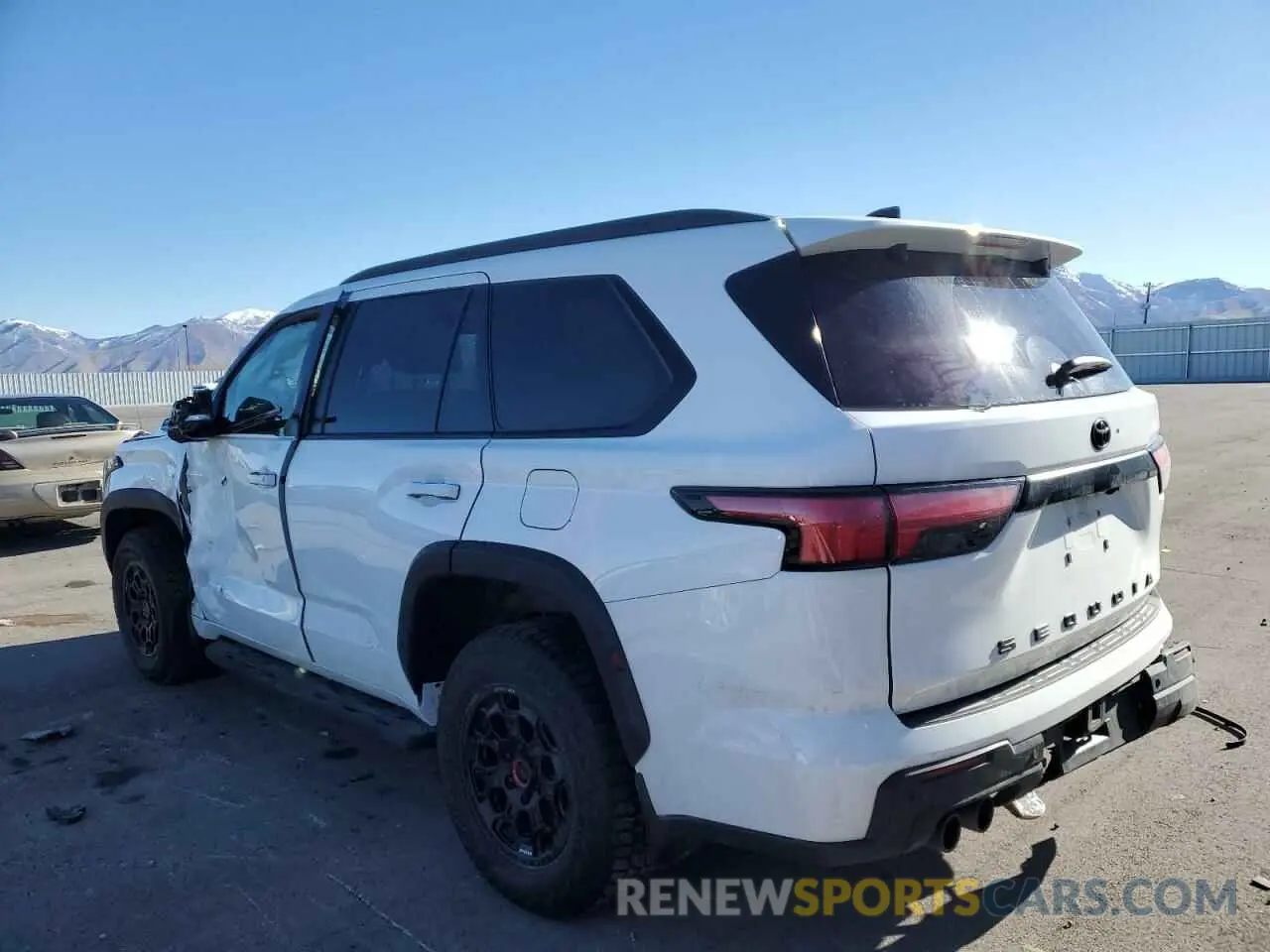 2 Фотография поврежденного автомобиля 7SVAAABA4RX024759 TOYOTA SEQUOIA 2024