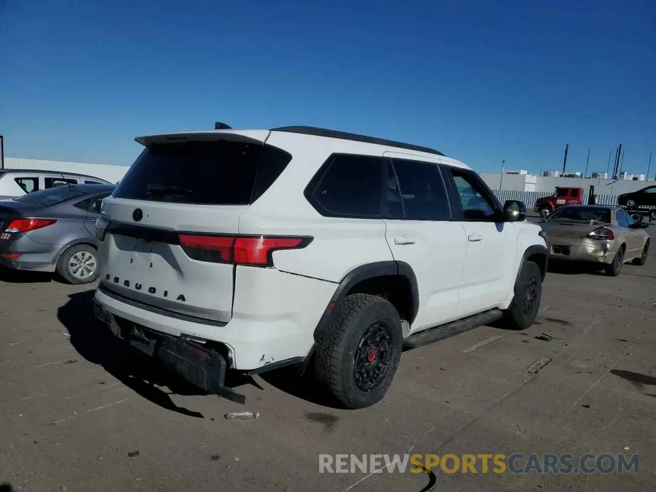 3 Фотография поврежденного автомобиля 7SVAAABA4RX024759 TOYOTA SEQUOIA 2024