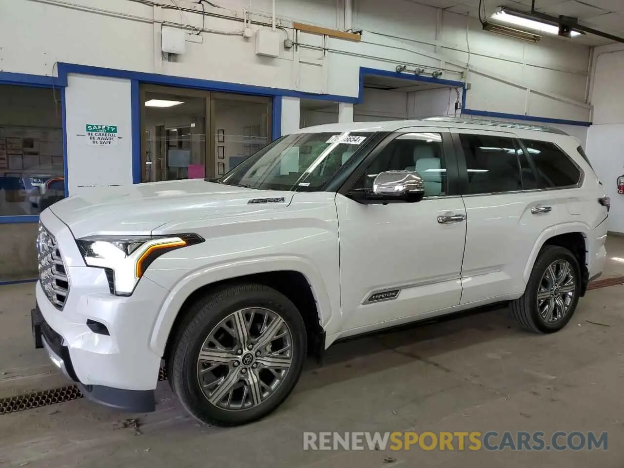 1 Фотография поврежденного автомобиля 7SVAAABA5RX026603 TOYOTA SEQUOIA 2024