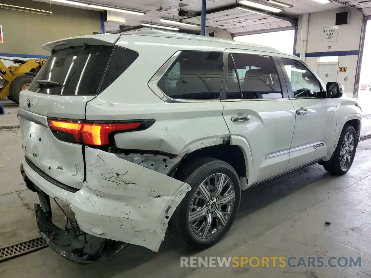 3 Фотография поврежденного автомобиля 7SVAAABA5RX026603 TOYOTA SEQUOIA 2024