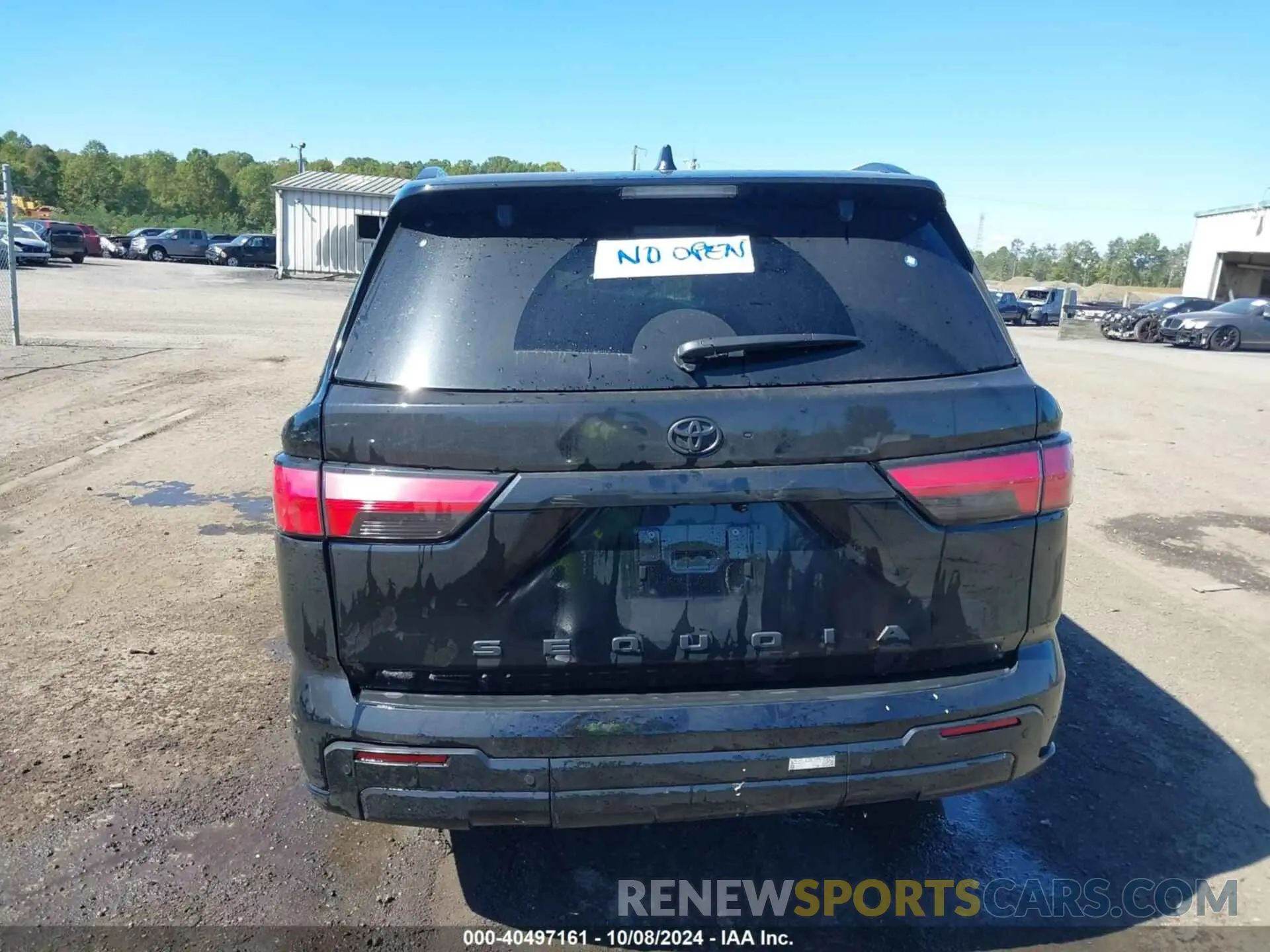 17 Photograph of a damaged car 7SVAAABA5RX039397 TOYOTA SEQUOIA 2024