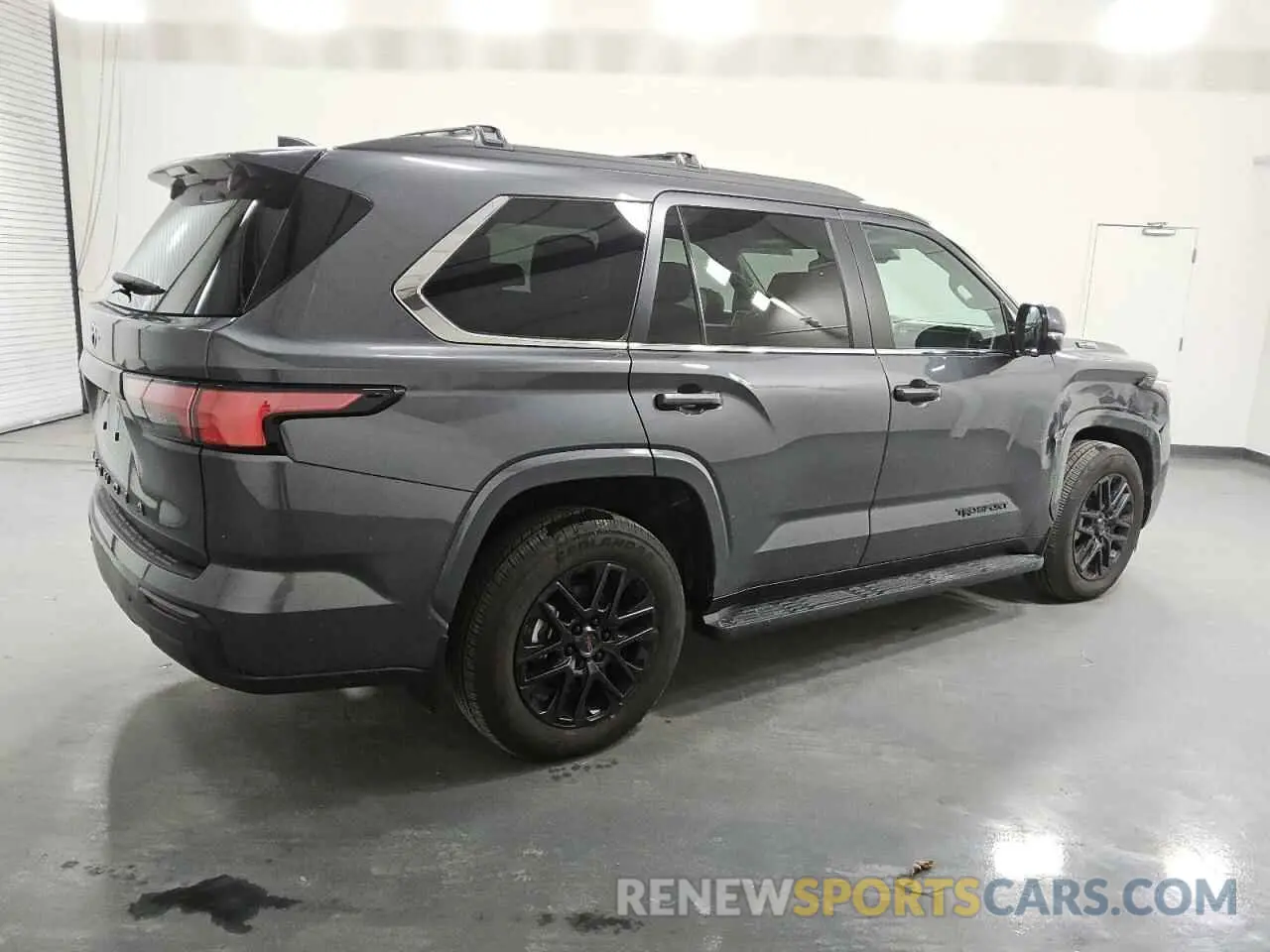 3 Фотография поврежденного автомобиля 7SVAAABA6RX042339 TOYOTA SEQUOIA 2024
