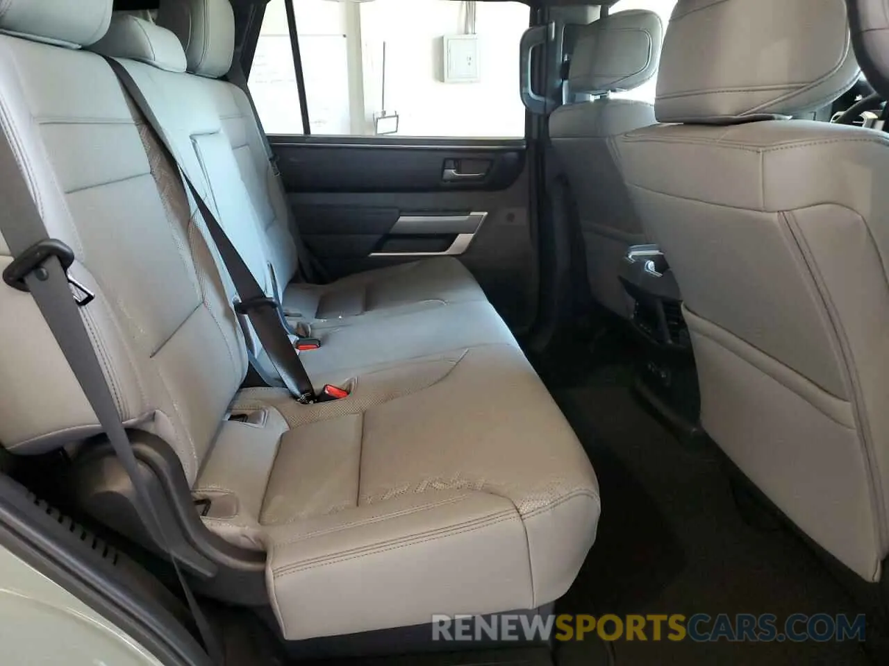 11 Фотография поврежденного автомобиля 7SVAAABA0SX053360 TOYOTA SEQUOIA 2025
