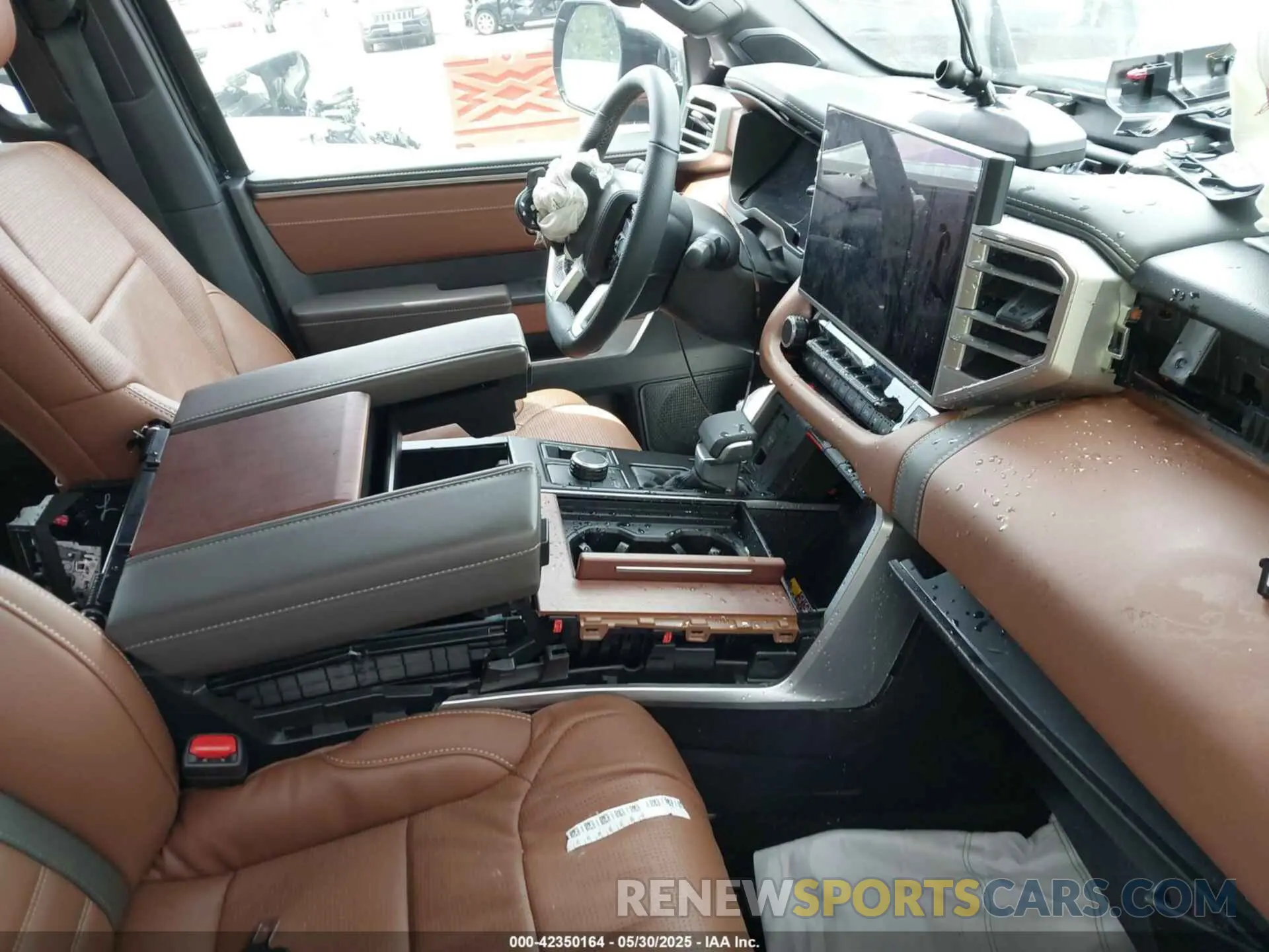 5 Photograph of a damaged car 7SVAAABA7SX058121 TOYOTA SEQUOIA 2025