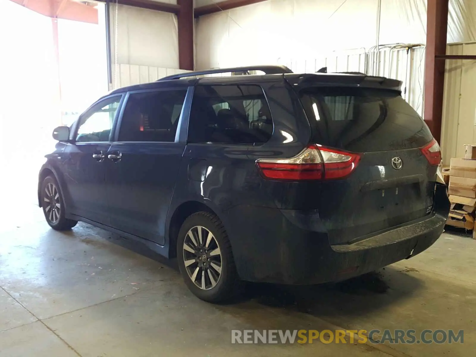 3 Photograph of a damaged car 5TDDZ3DC7KS223603 TOYOTA SIENNA 2019