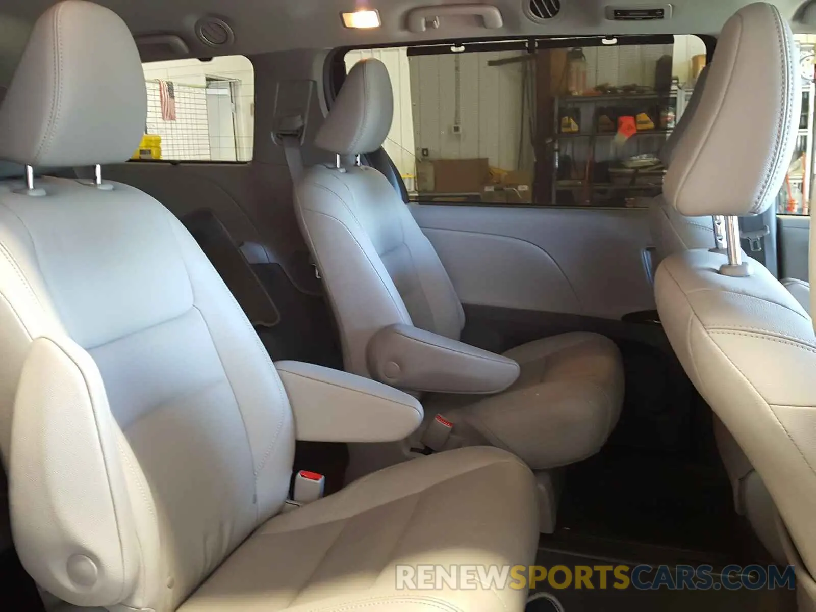 6 Photograph of a damaged car 5TDDZ3DC7KS223603 TOYOTA SIENNA 2019