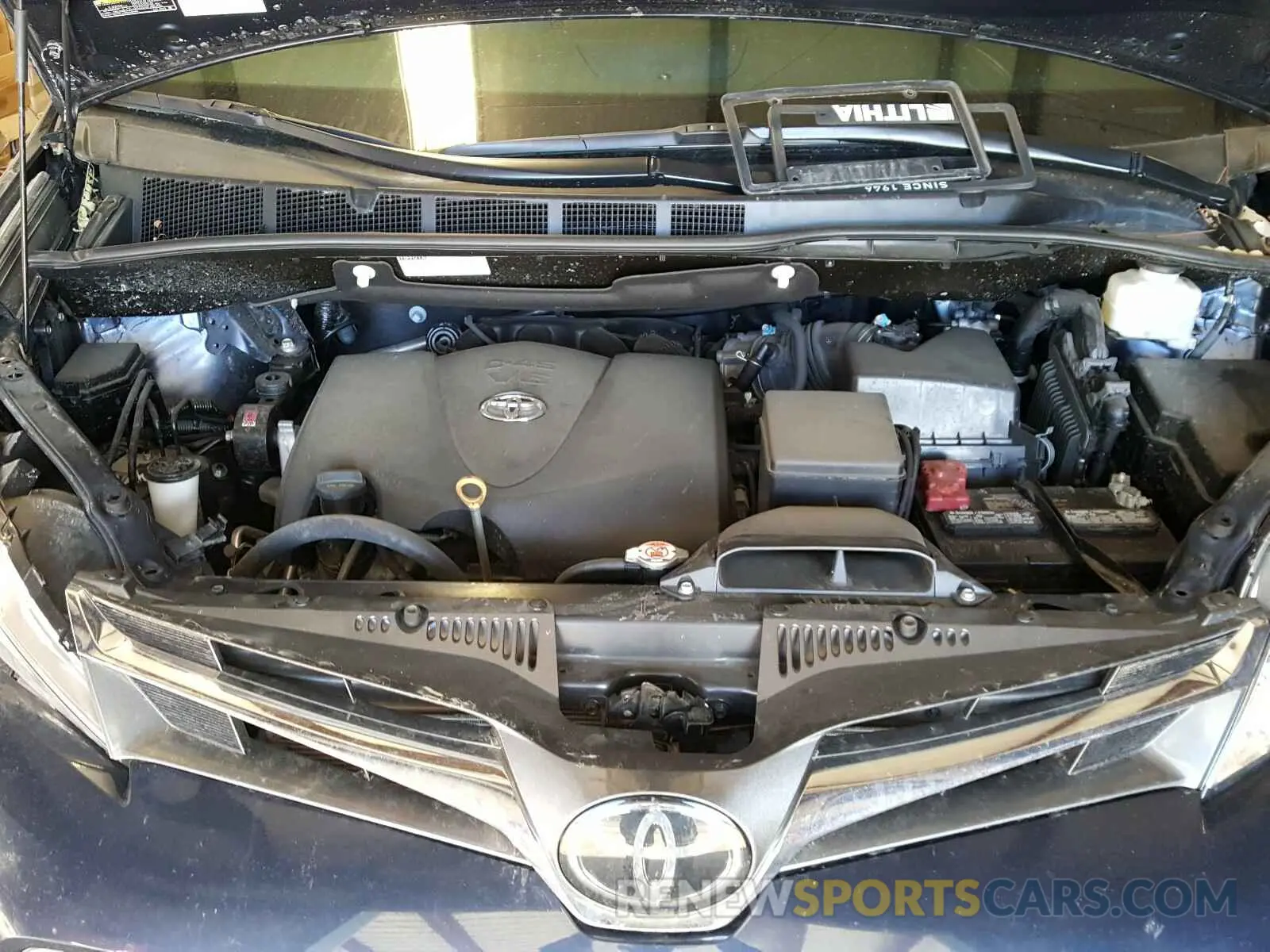 7 Photograph of a damaged car 5TDDZ3DC7KS223603 TOYOTA SIENNA 2019