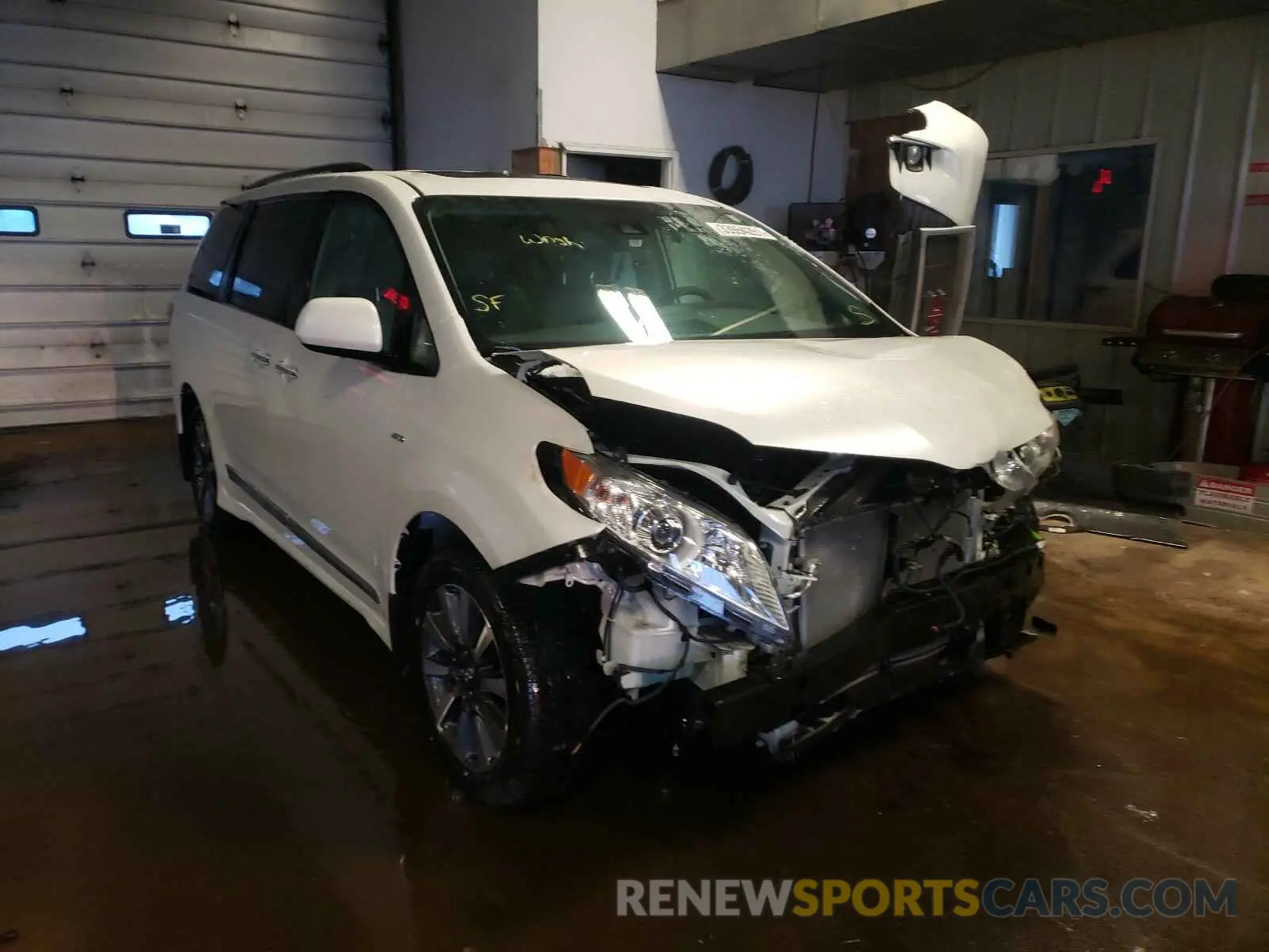 1 Photograph of a damaged car 5TDDZ3DC9KS218094 TOYOTA SIENNA 2019