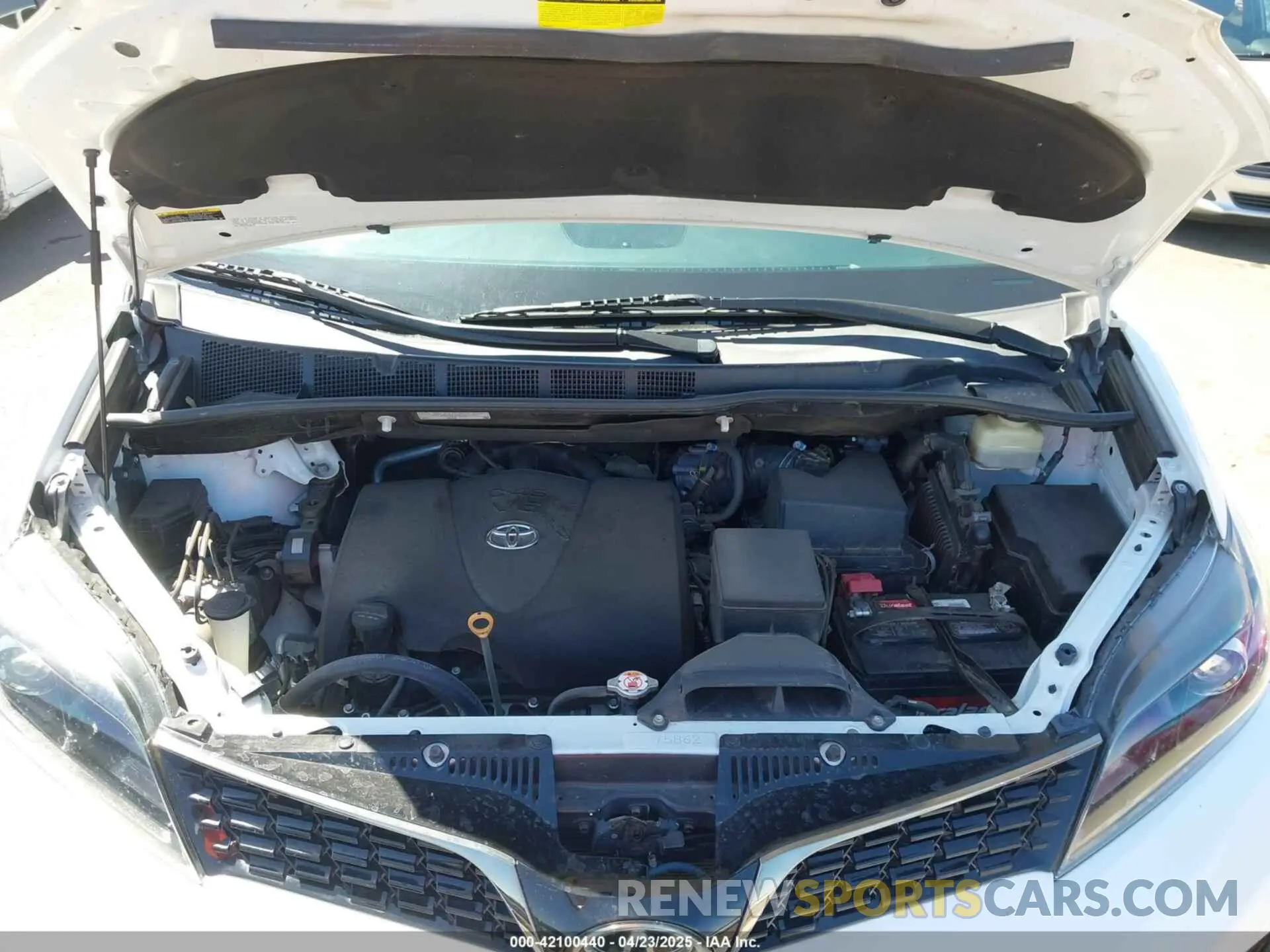 10 Фотография поврежденного автомобиля 5TDEZ3DC2KS213064 TOYOTA SIENNA 2019
