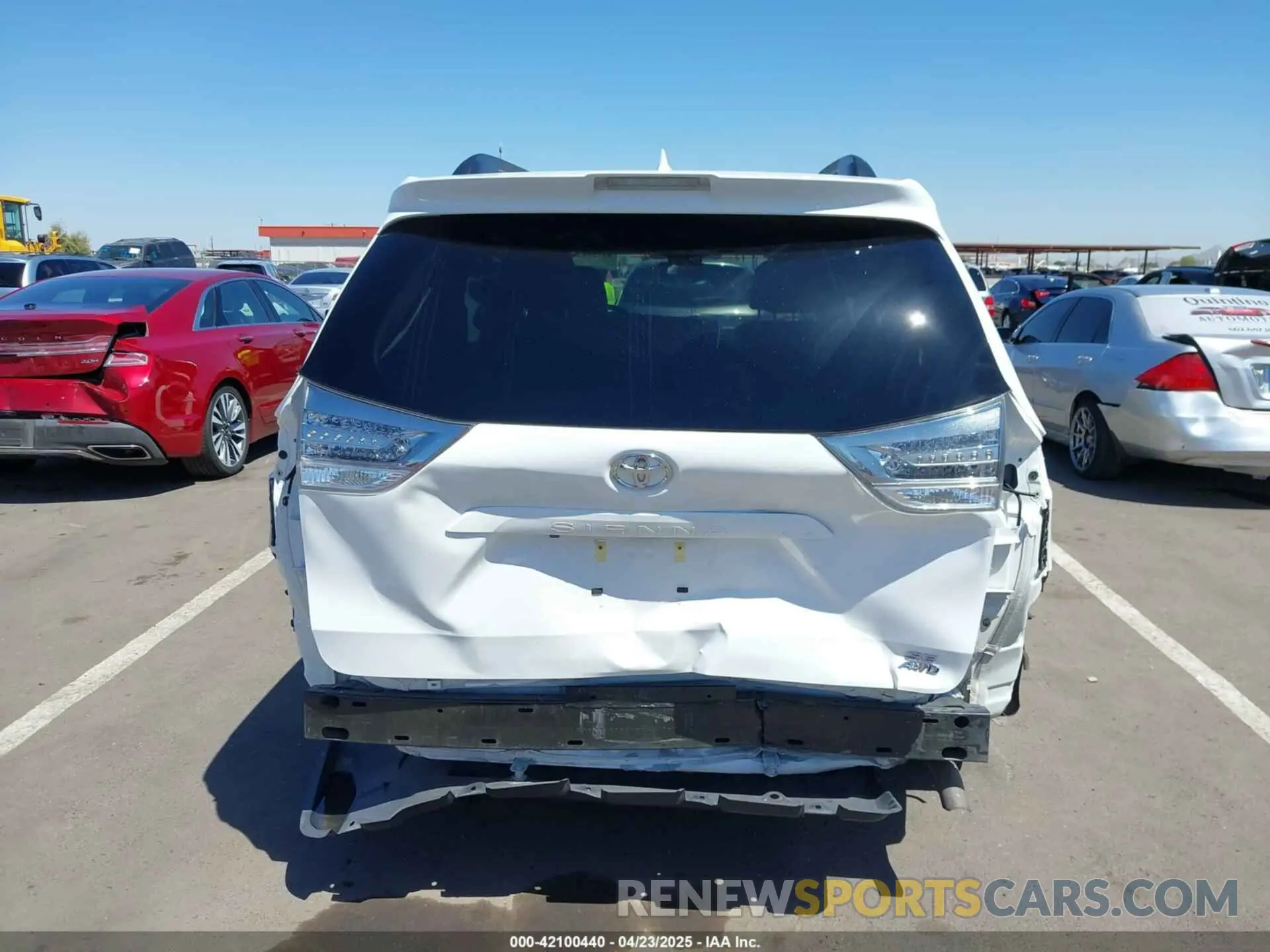 17 Фотография поврежденного автомобиля 5TDEZ3DC2KS213064 TOYOTA SIENNA 2019