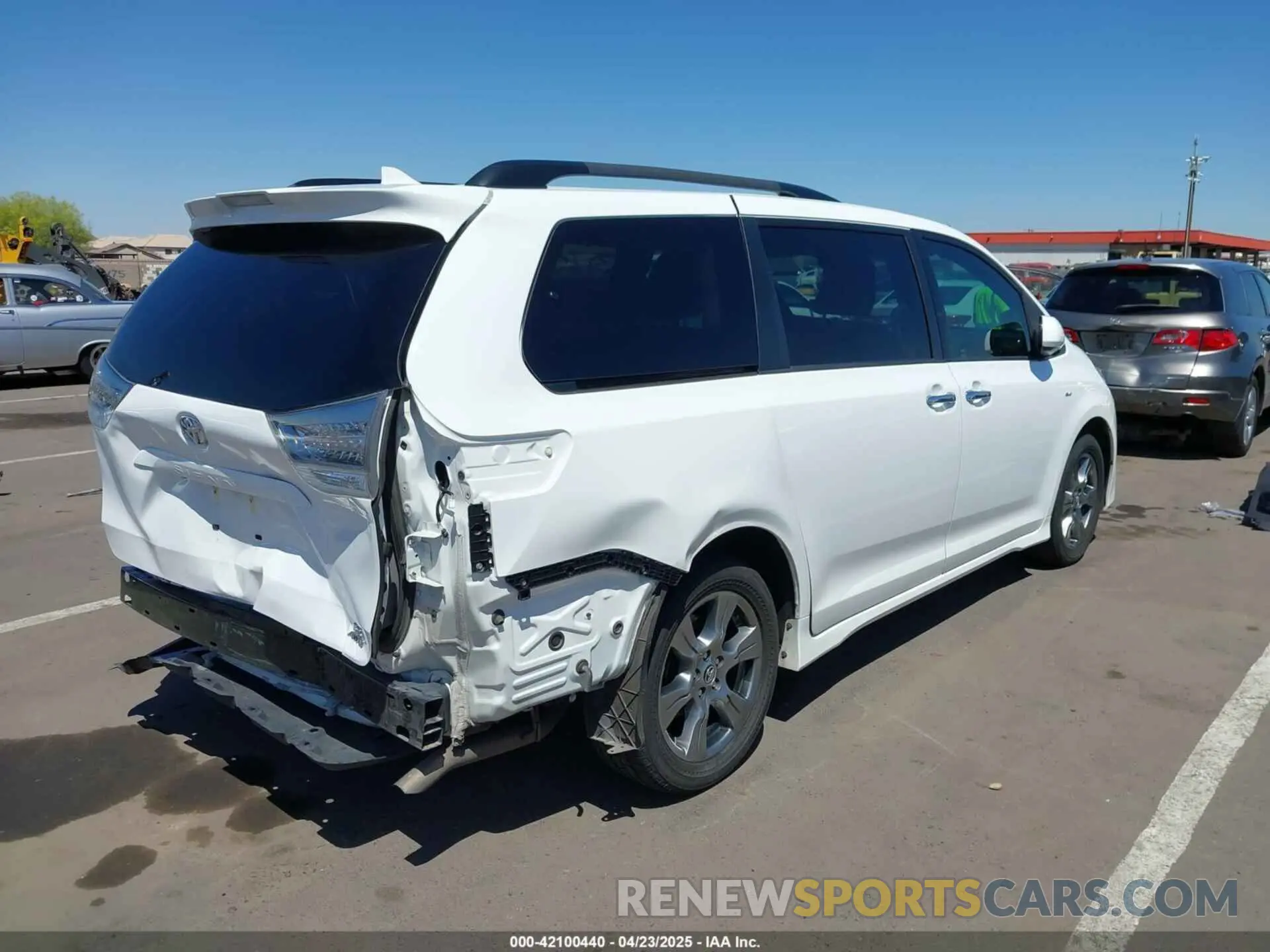 4 Фотография поврежденного автомобиля 5TDEZ3DC2KS213064 TOYOTA SIENNA 2019