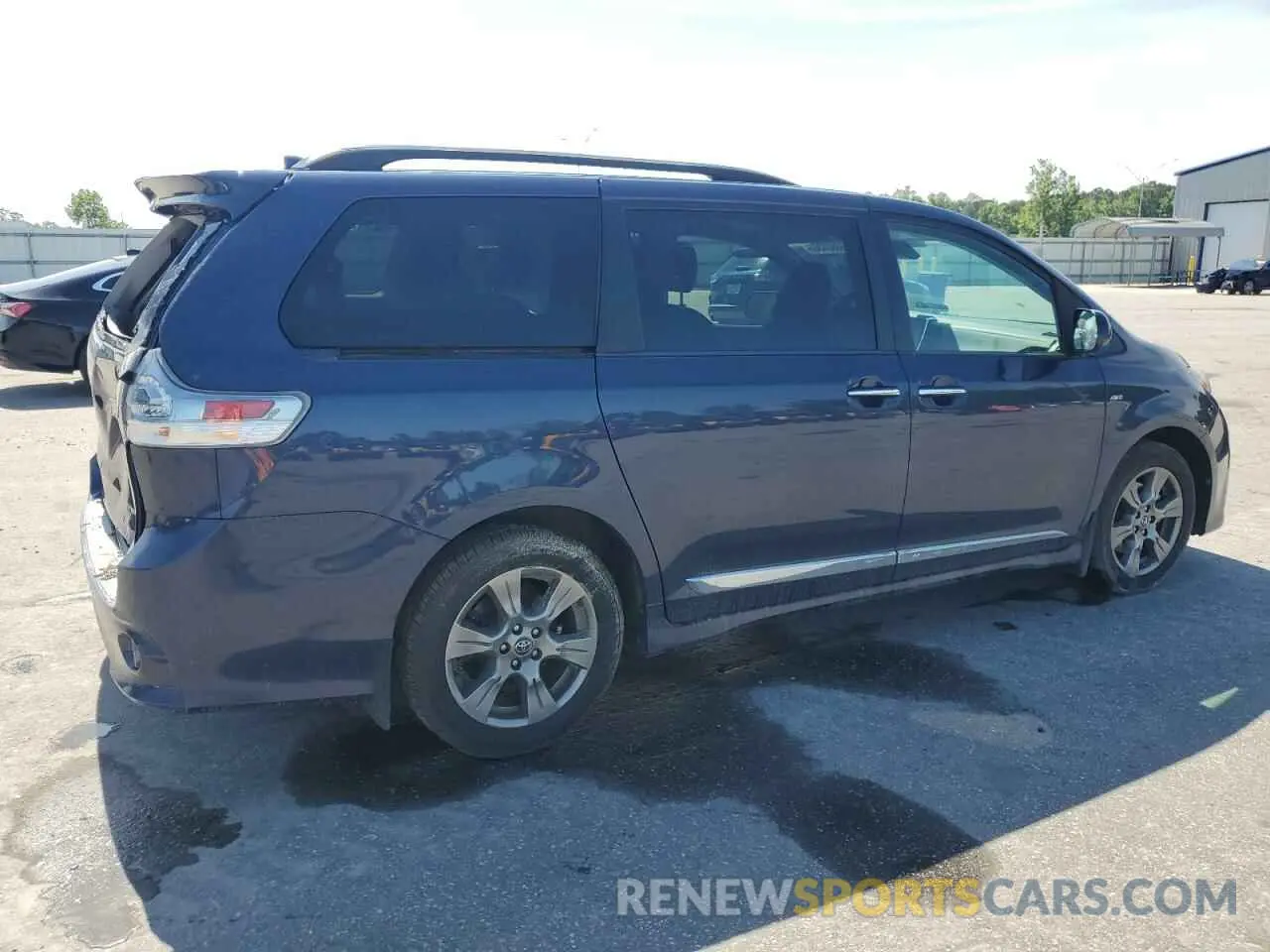 3 Фотография поврежденного автомобиля 5TDEZ3DC4KS215396 TOYOTA SIENNA 2019