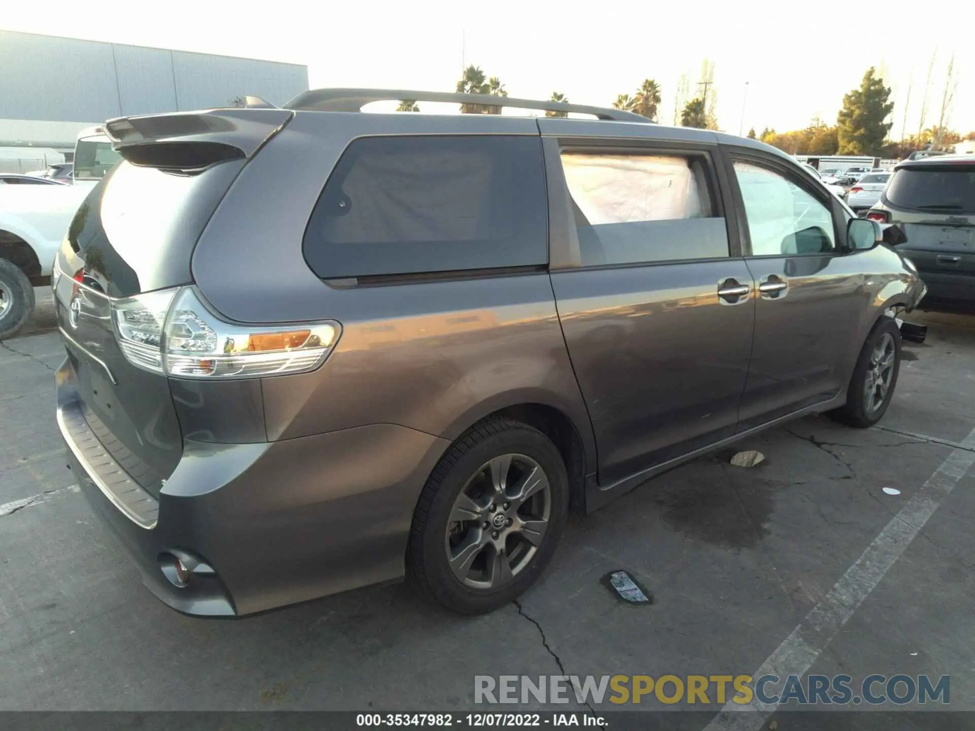 4 Фотография поврежденного автомобиля 5TDEZ3DC4KS226964 TOYOTA SIENNA 2019