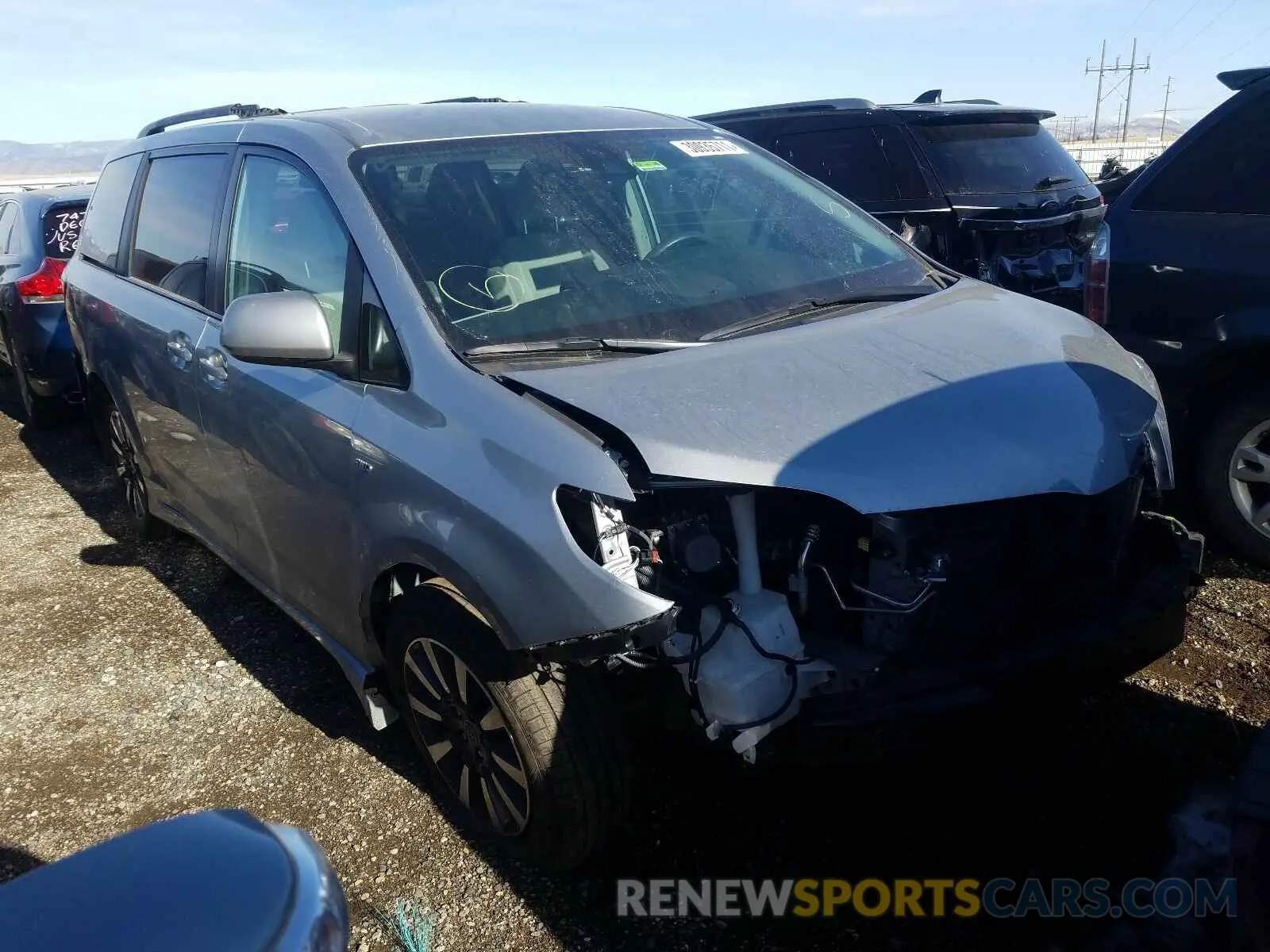 1 Photograph of a damaged car 5TDJZ3DC4KS227725 TOYOTA SIENNA 2019