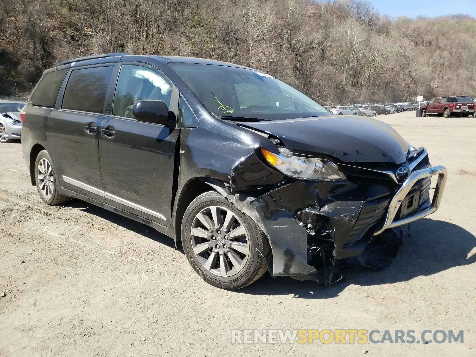 1 Photograph of a damaged car 5TDJZ3DC7KS224270 TOYOTA SIENNA 2019