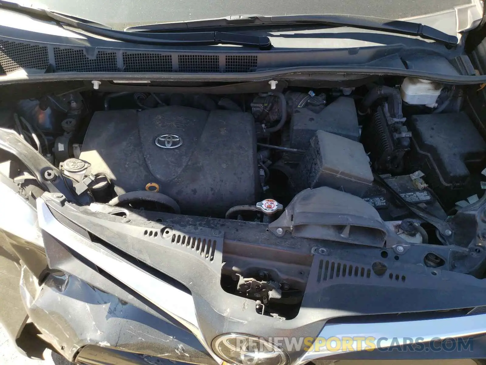 7 Photograph of a damaged car 5TDJZ3DC7KS224270 TOYOTA SIENNA 2019